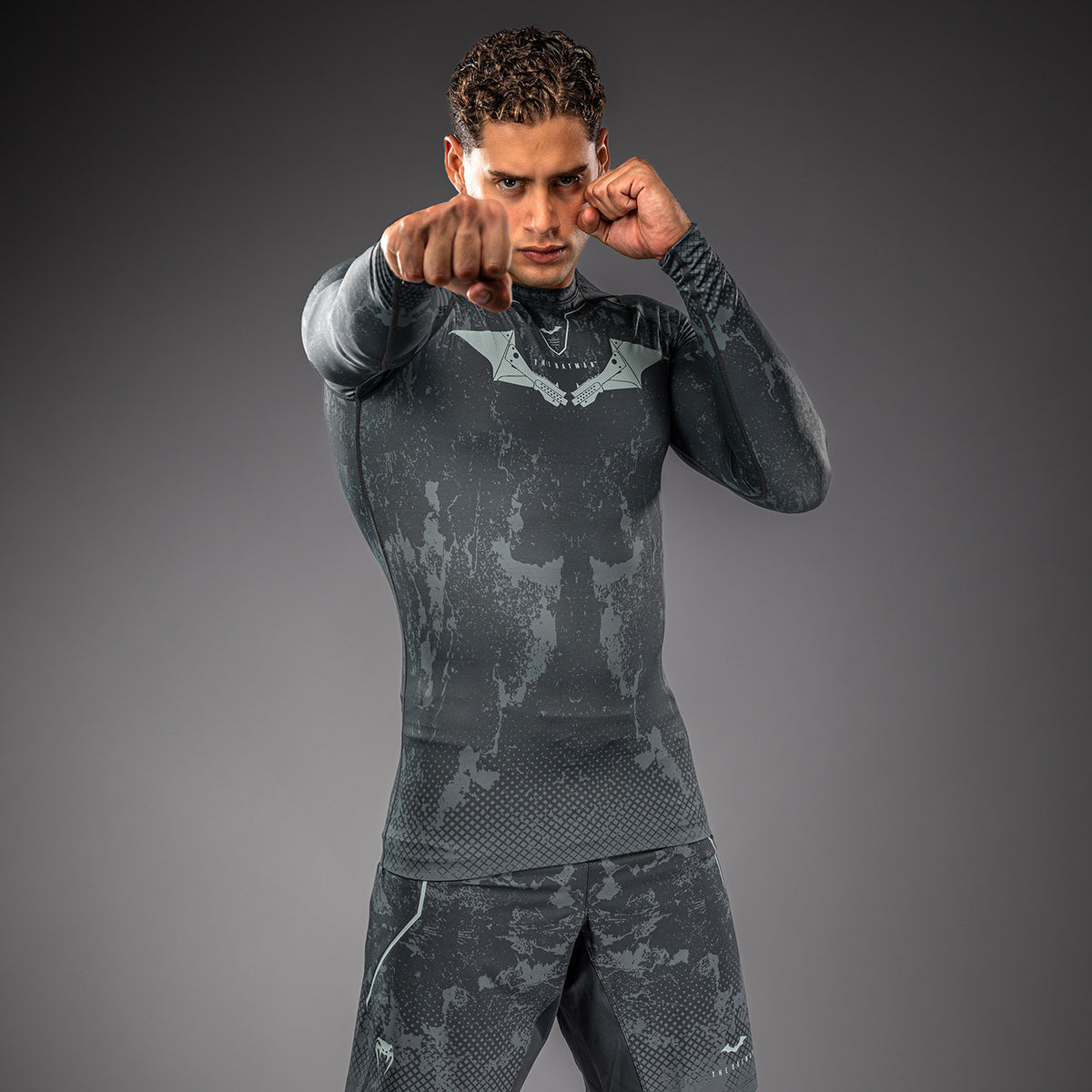 Rashguard à manches longues Venum x Batman - Noir/Gris/Rouge