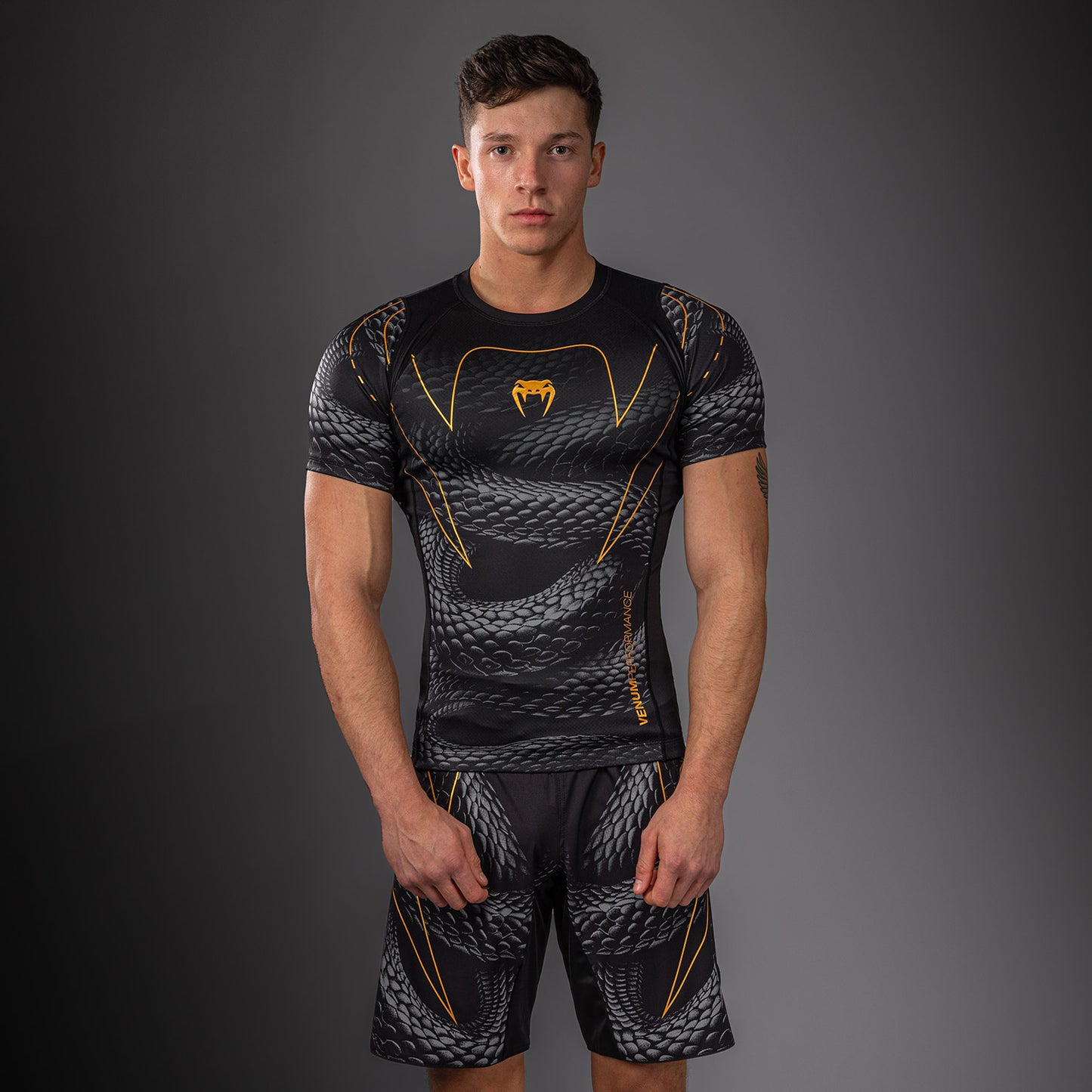 Rashguard à Manches Courtes Venum Matupa - Noir/Gris/Or - product-type_T-Shirts de Compression