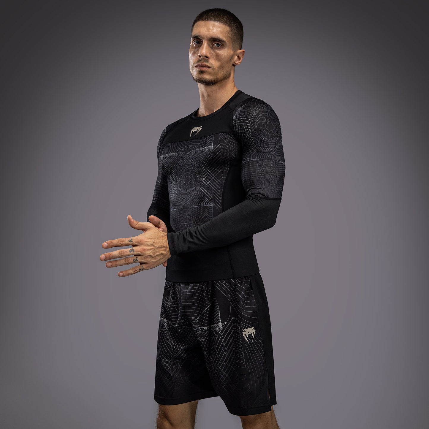 Rashguard à Manches Longues Venum G-Fit Air pour Hommes - Noir Intense/Sable Désert - product-type_T-Shirts de Compression