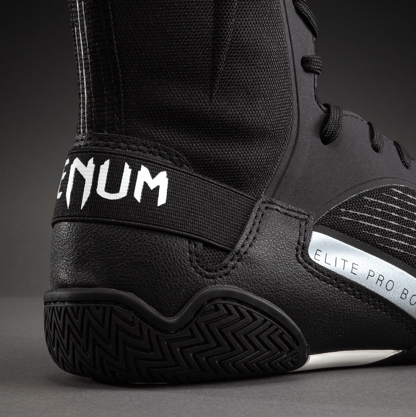 Chaussures de Boxe Venum Elite Neo – Noir/Blanc