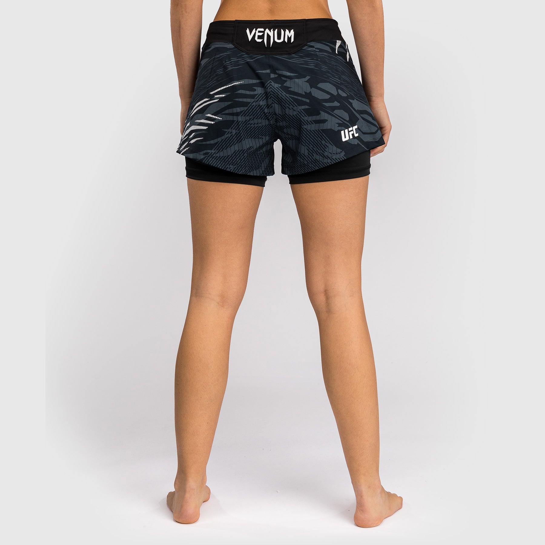 Shorts de Combat pour Femmes UFC Fusion by Venum Personnalisé Authentic Fight Night - Noir - product-type_Shorts de MMA