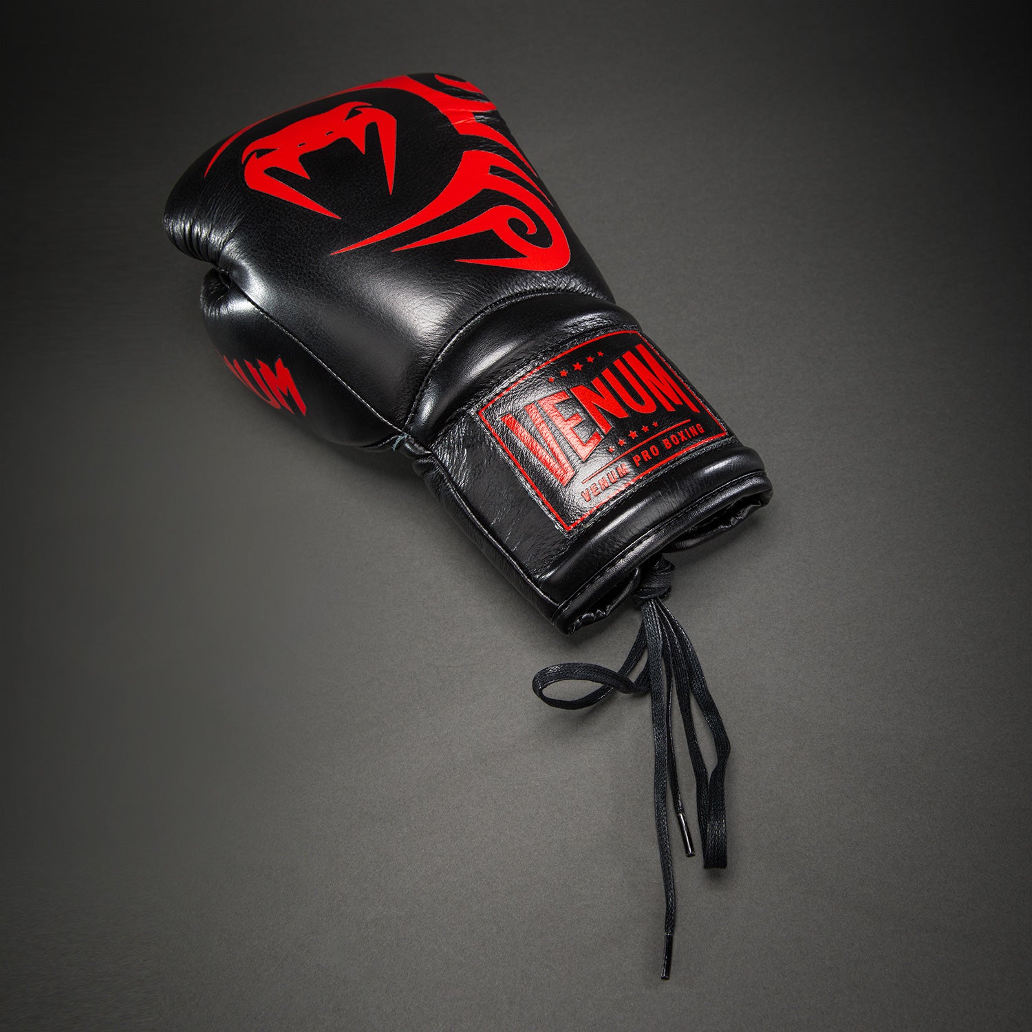 Gants de boxe Venum Giant 2.0 Mike Tyson Pro avec Lacets – Noir/Rouge - product-type_Gants de boxe