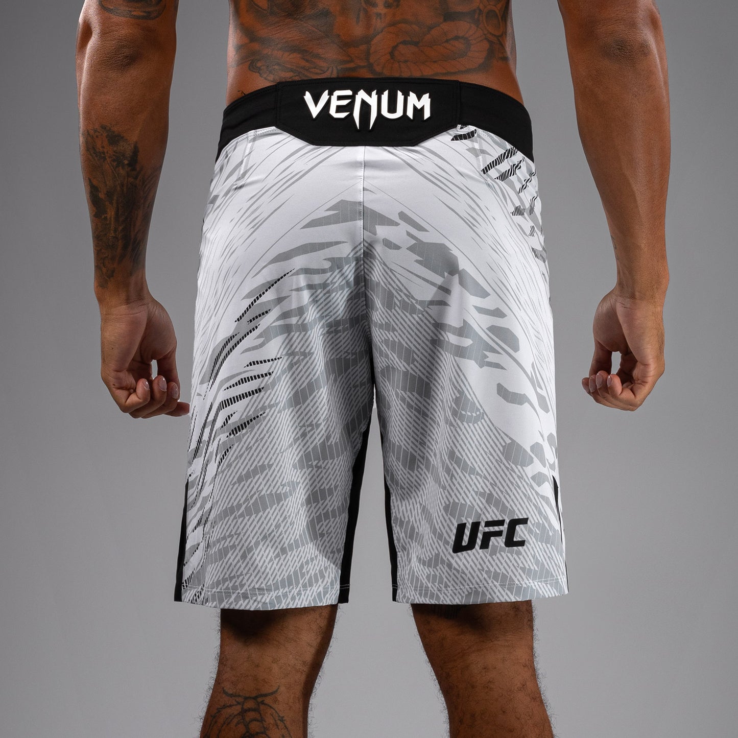 Shorts de Combat pour Hommes UFC Fusion by Venum Authentic Fight Night - Coupe Longue - Blanc - product-type_Shorts de MMA
