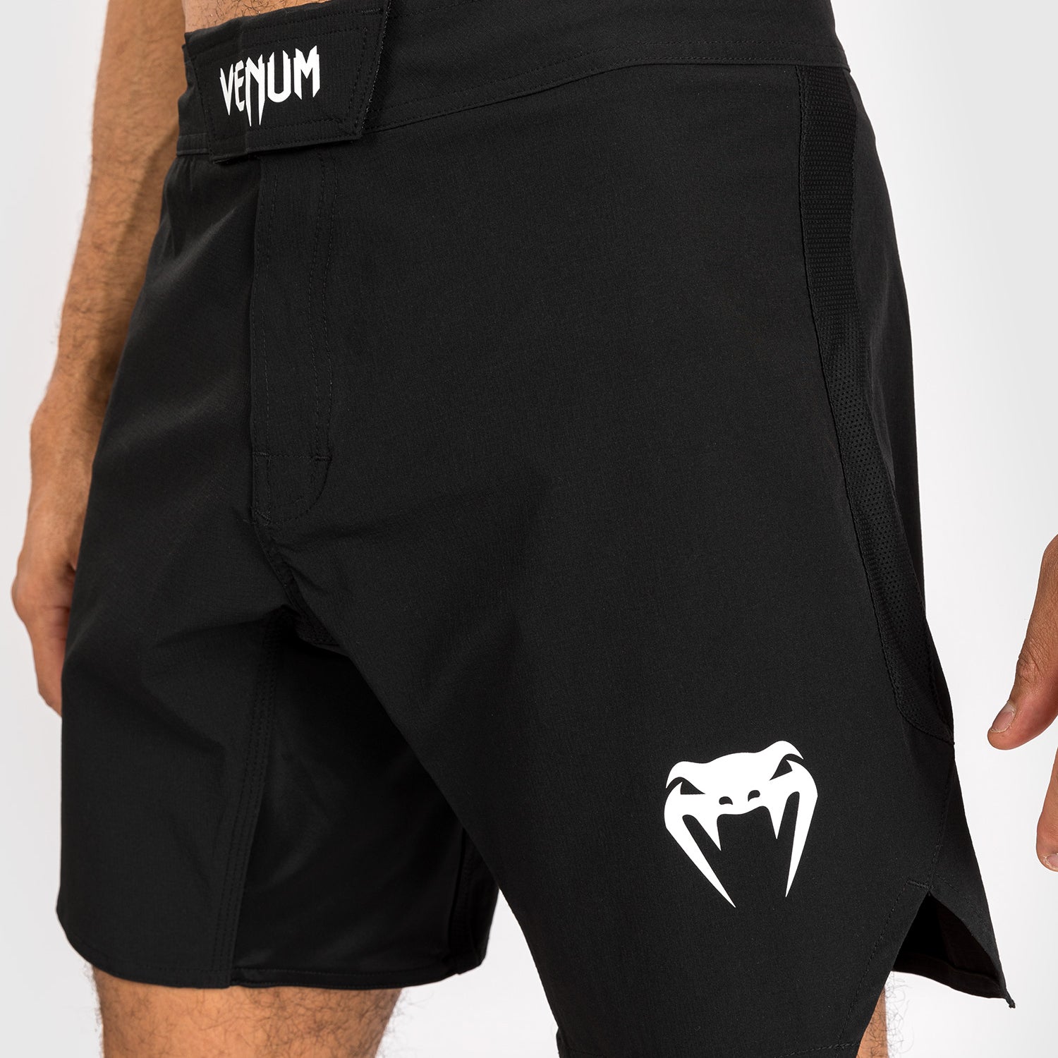 Short de combat pour homme Venum Contender - Noir/Blanc - product-type_Shorts de MMA