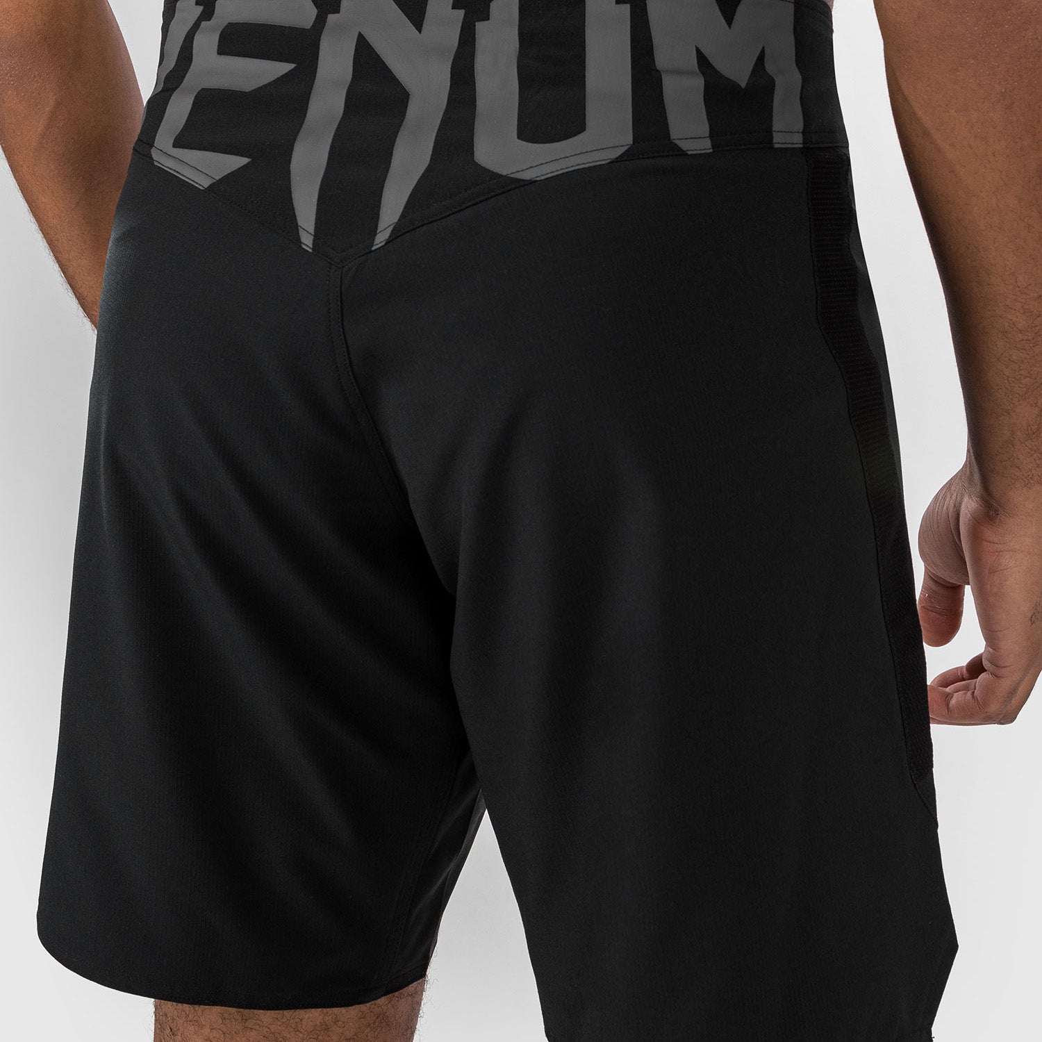 Venum Light 5.0 Short de combat - Noir/Blanc - product-type_Shorts de MMA