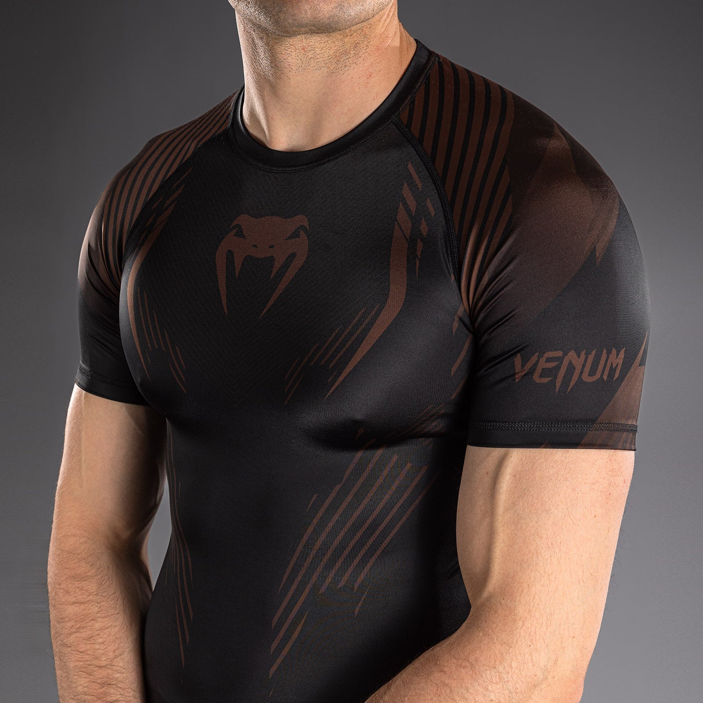 Rashguard à Manches Courtes Venum No-Gi 6.0 - Noir/Marron
