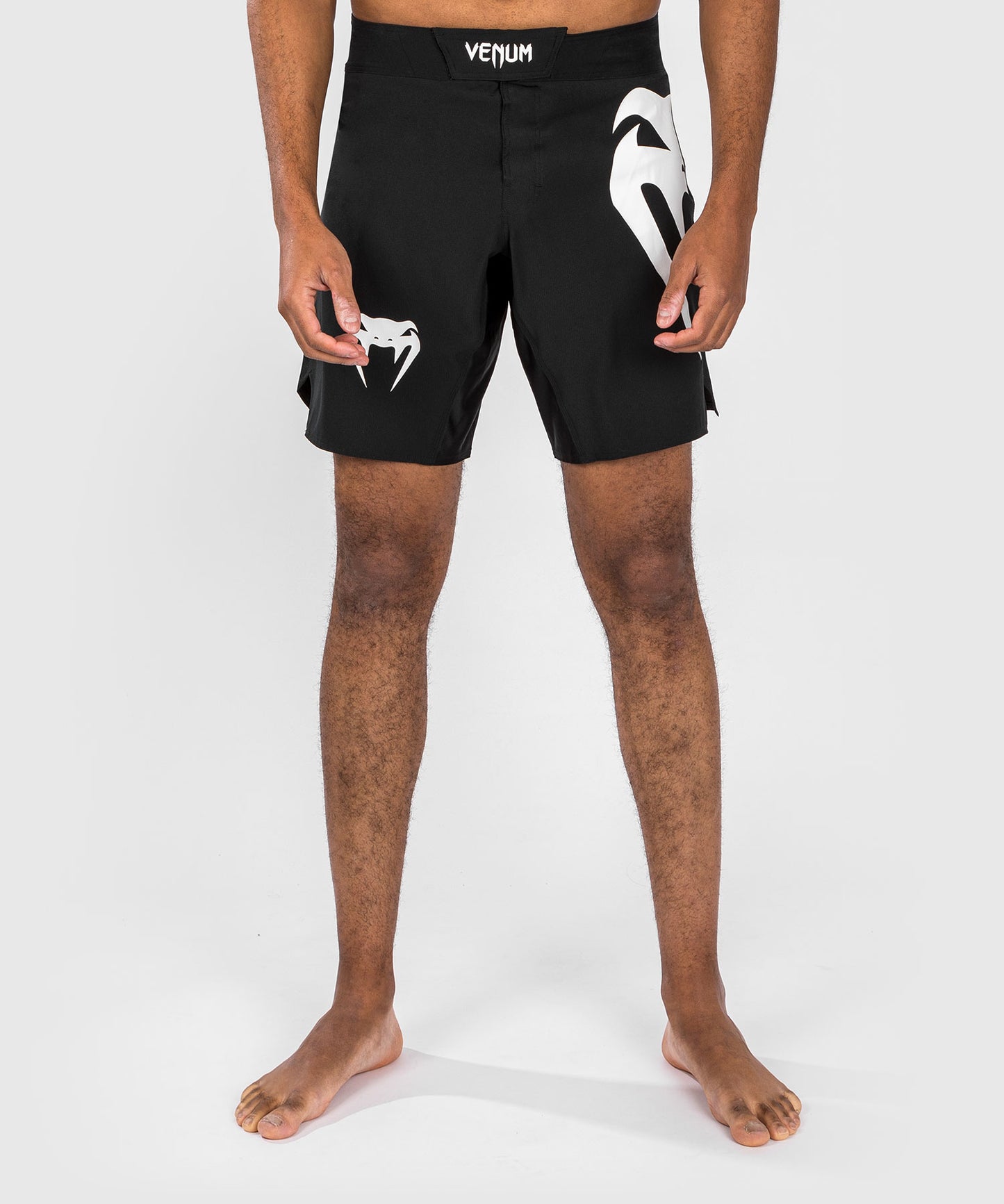 Venum Light 5.0 Short de combat - Noir/Blanc - product-type_Shorts de MMA