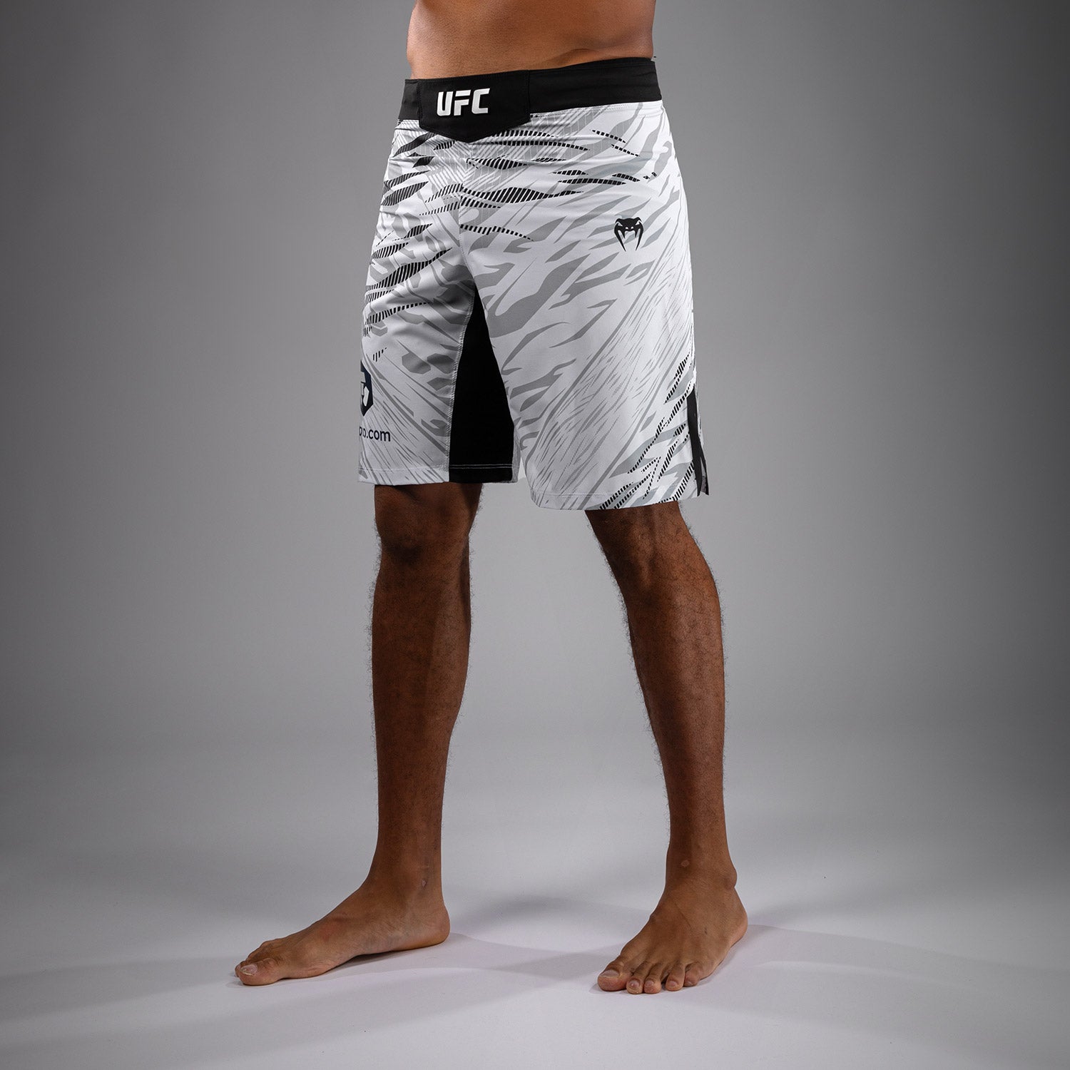 Shorts de Combat pour Hommes UFC Fusion by Venum Authentic Fight Night - Coupe Longue - Blanc - product-type_Shorts de MMA