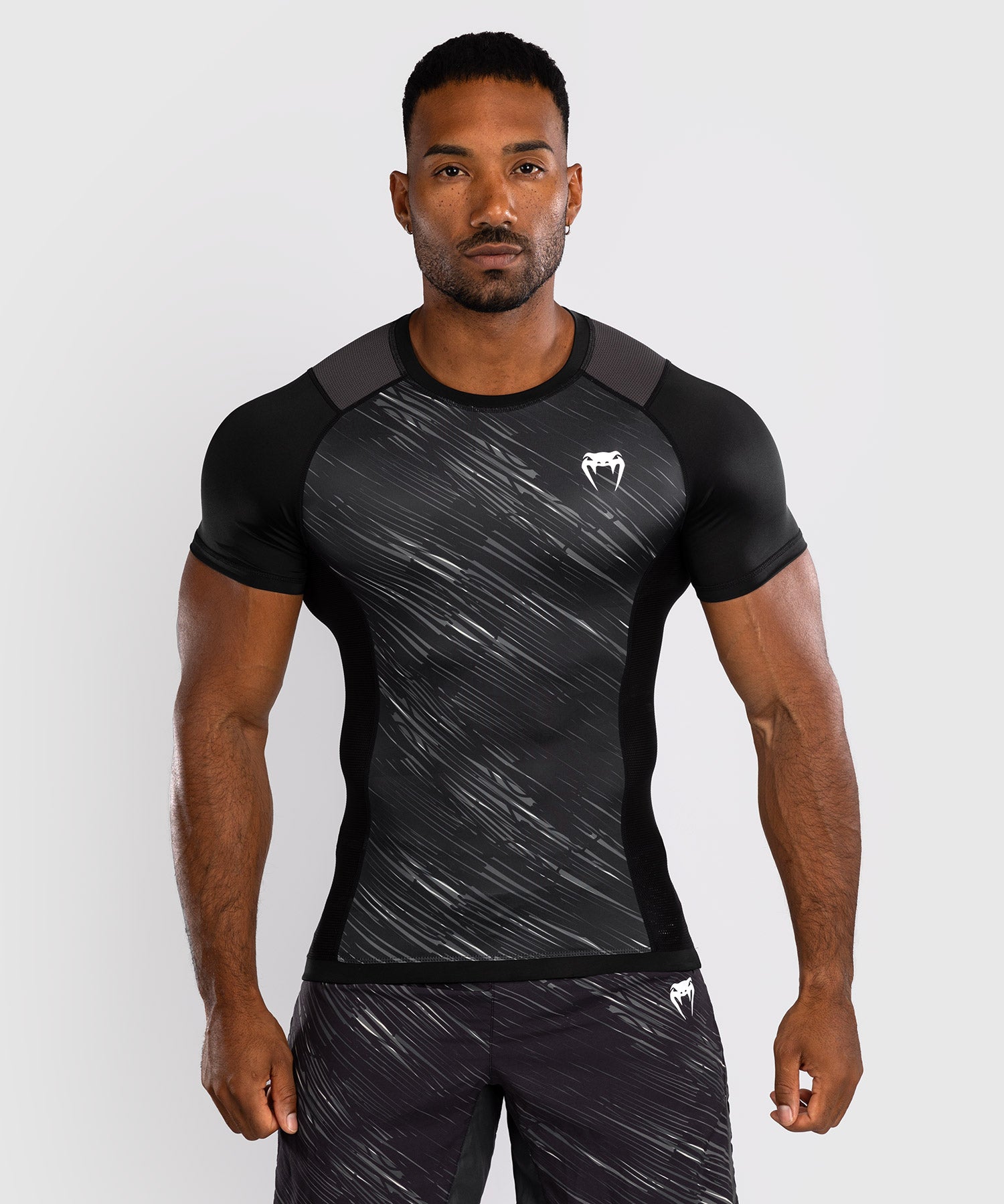 Rashguard Manches Courtes Venum Rapid - Noir/Gris Orage - product-type_T-Shirts de Compression