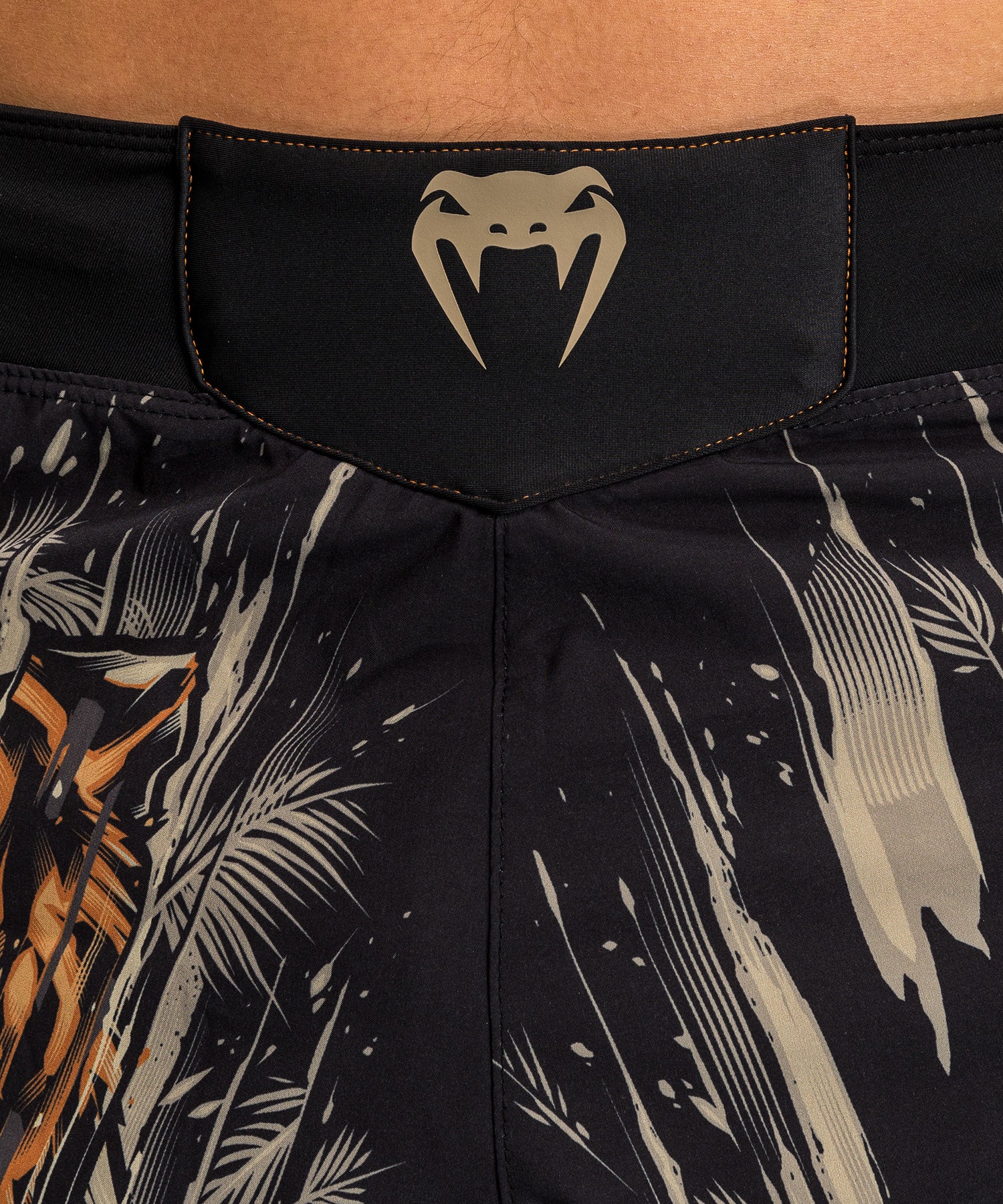 Short de Combat Venum Tiger pour Hommes - Noir/Orange Néon - product-type_Shorts de MMA