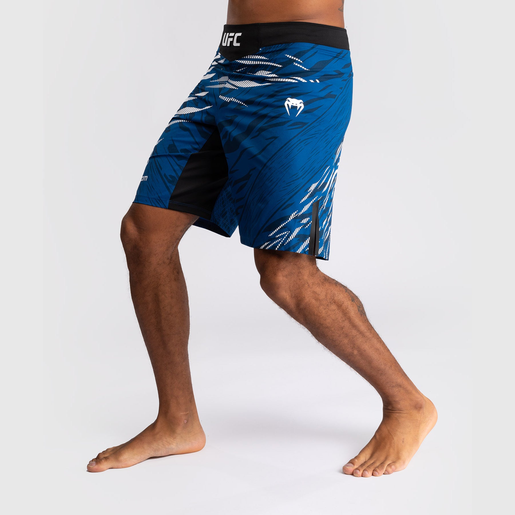 Shorts de Combat pour Hommes UFC Fusion by Venum Personnalisé Authentic Fight Night - Coupe Longue - Bleu - product-type_Shorts de MMA