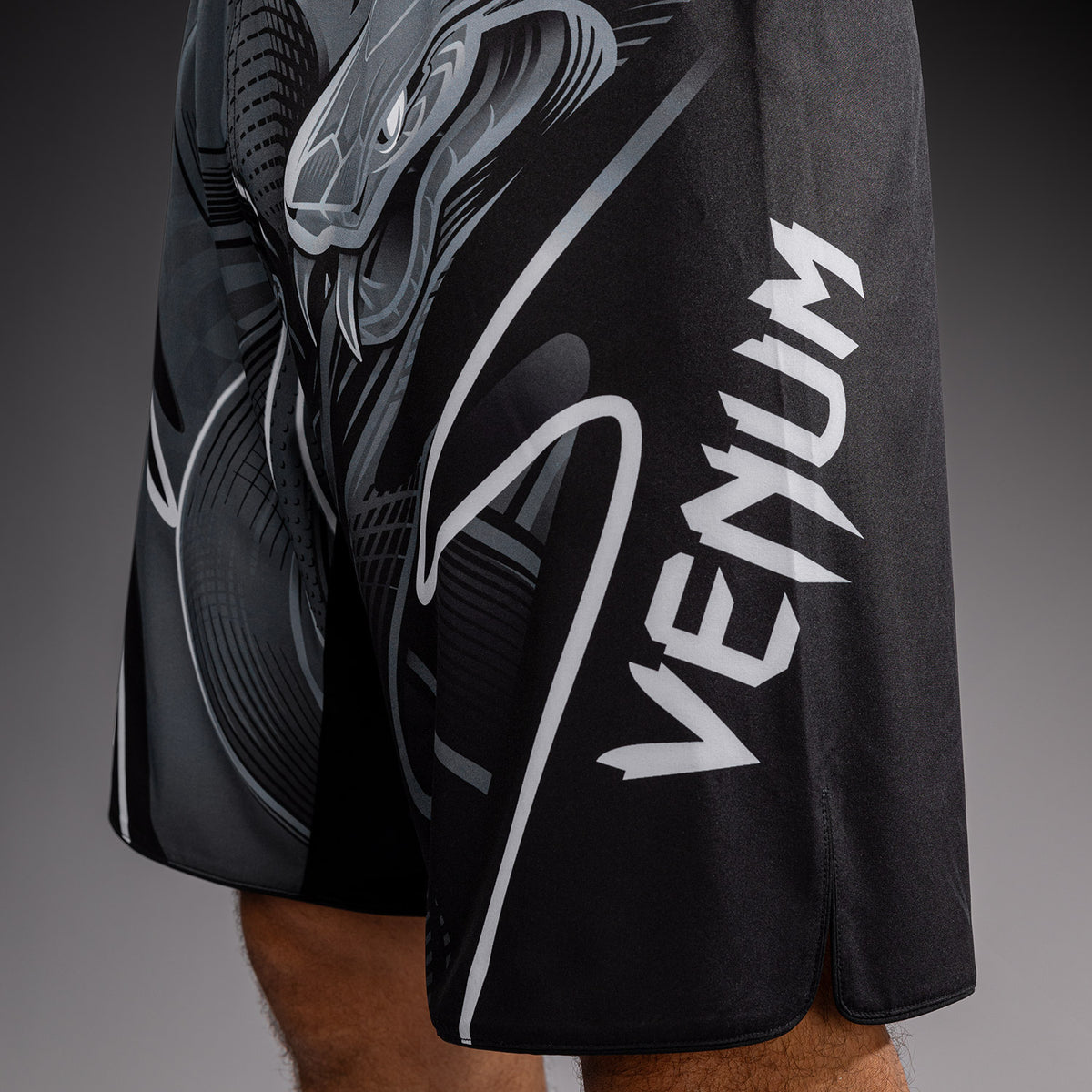 Short de Combat Venum Crimson Viper 2.0 - Noir/Gris