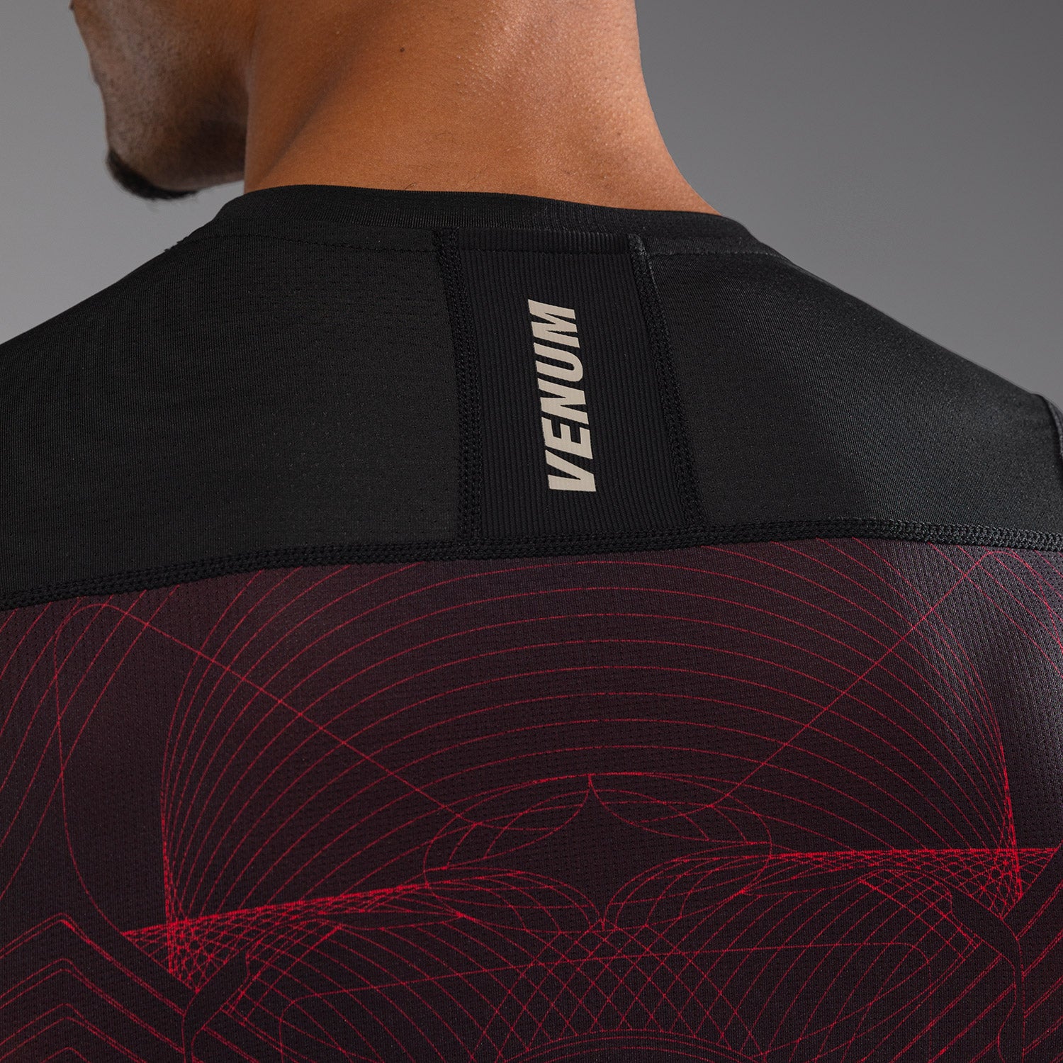 Rashguard à Manches Courtes Venum G-Fit Air pour Hommes - Noir Profond/Rouge Feu - product-type_T-Shirts de Compression