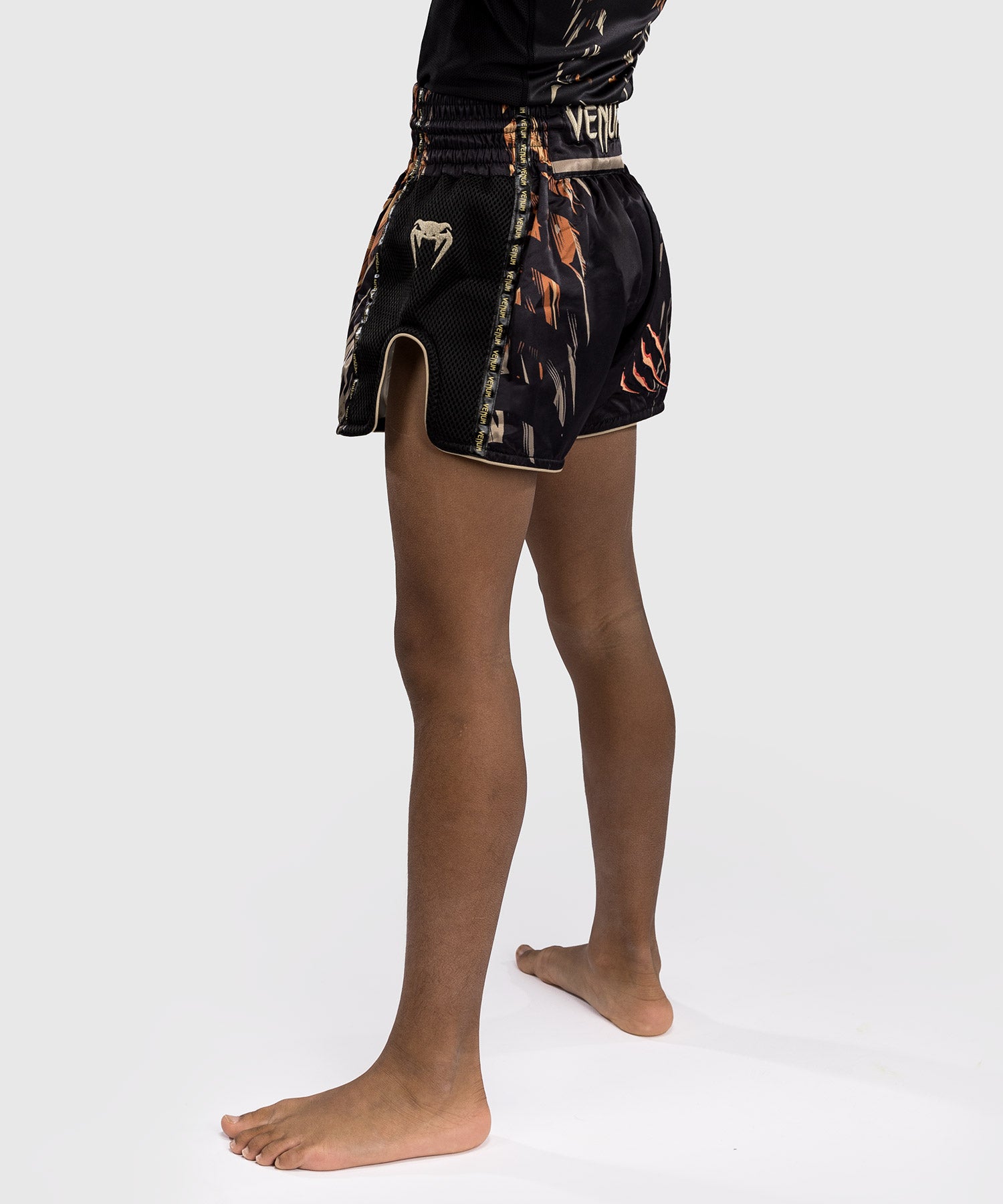 Short Muay Thai Venum Tiger pour Enfants - Noir/Orange Néon - product-type_Shorts de Muay Thai