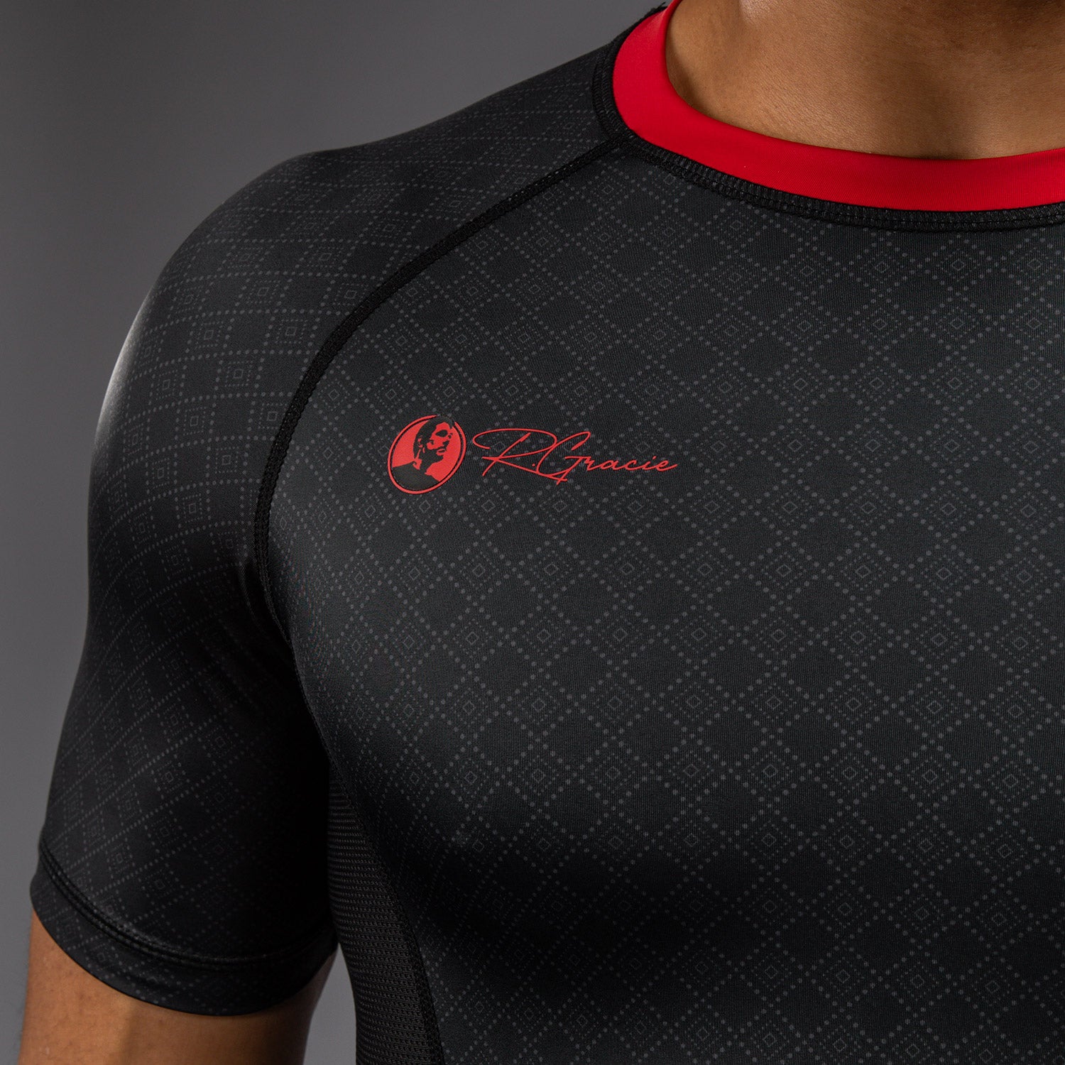 Rashguard à Manches Courtes Venum x Roger Gracie Signature - Noir/Rouge - product-type_T-Shirts de Compression
