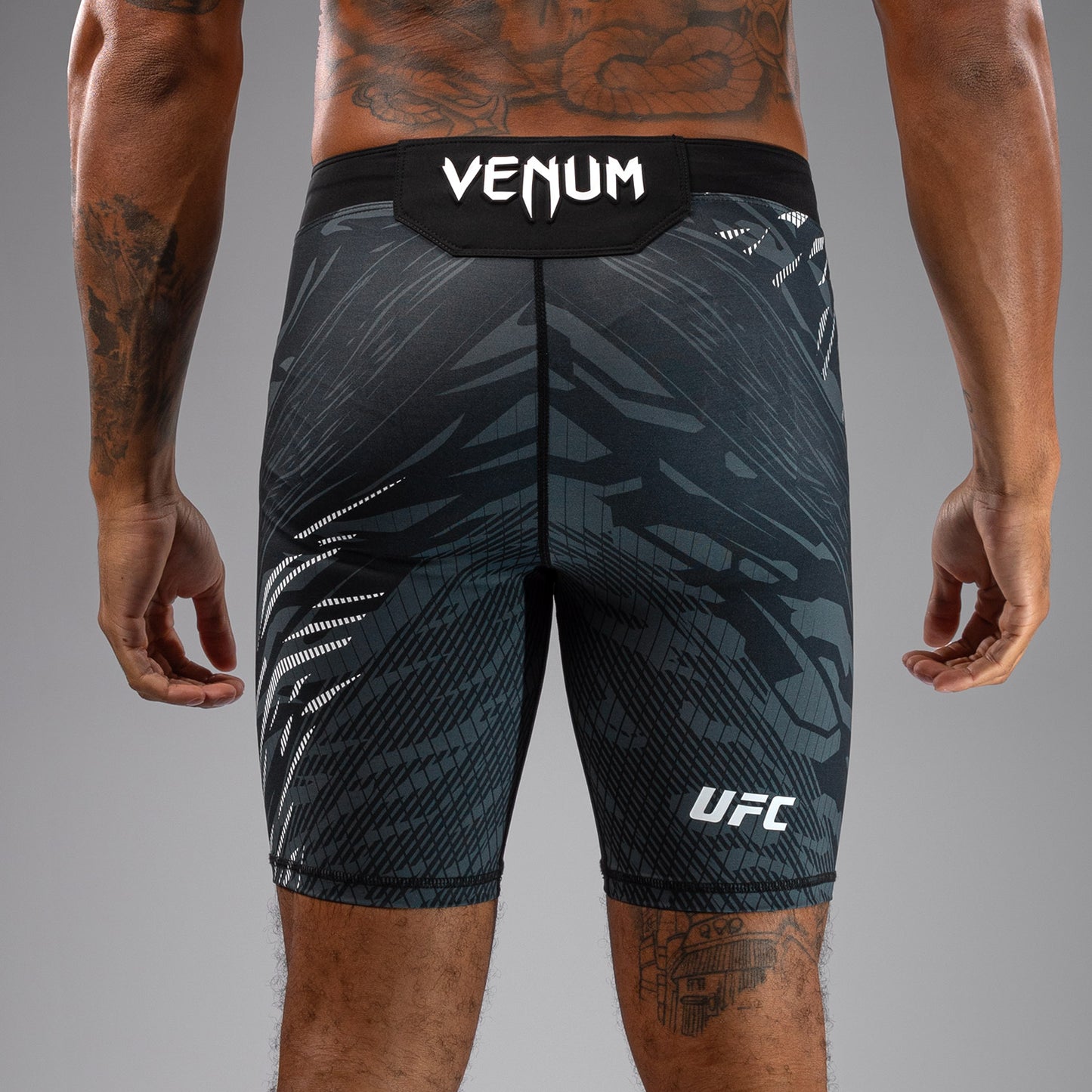 Shorts Vale Tudo pour Hommes UFC Fusion by Venum Personnalisé Authentic Fight Night - Noir - product-type_Shorts de MMA
