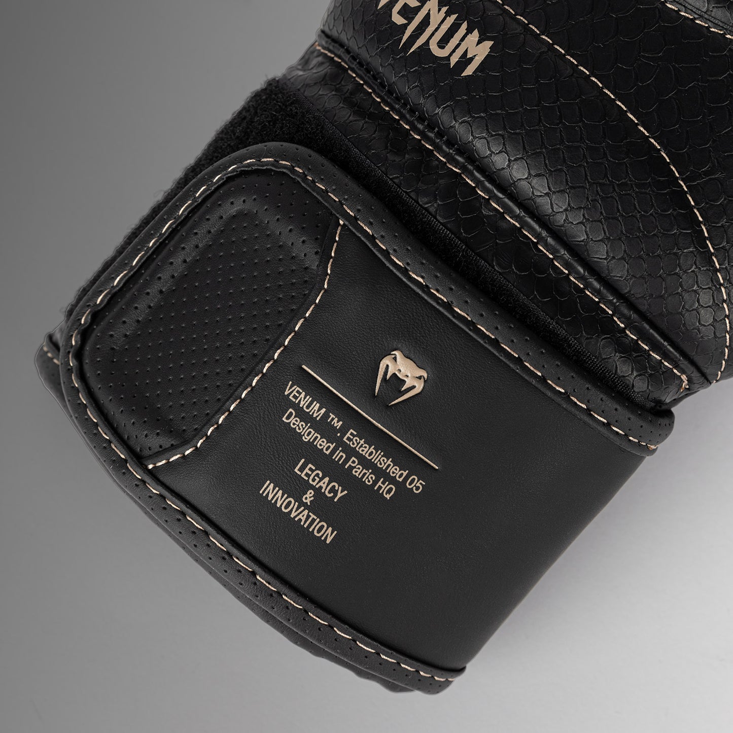 Gants de Boxe Venum Impact Evo Scales – Noir - product-type_Gants de boxe