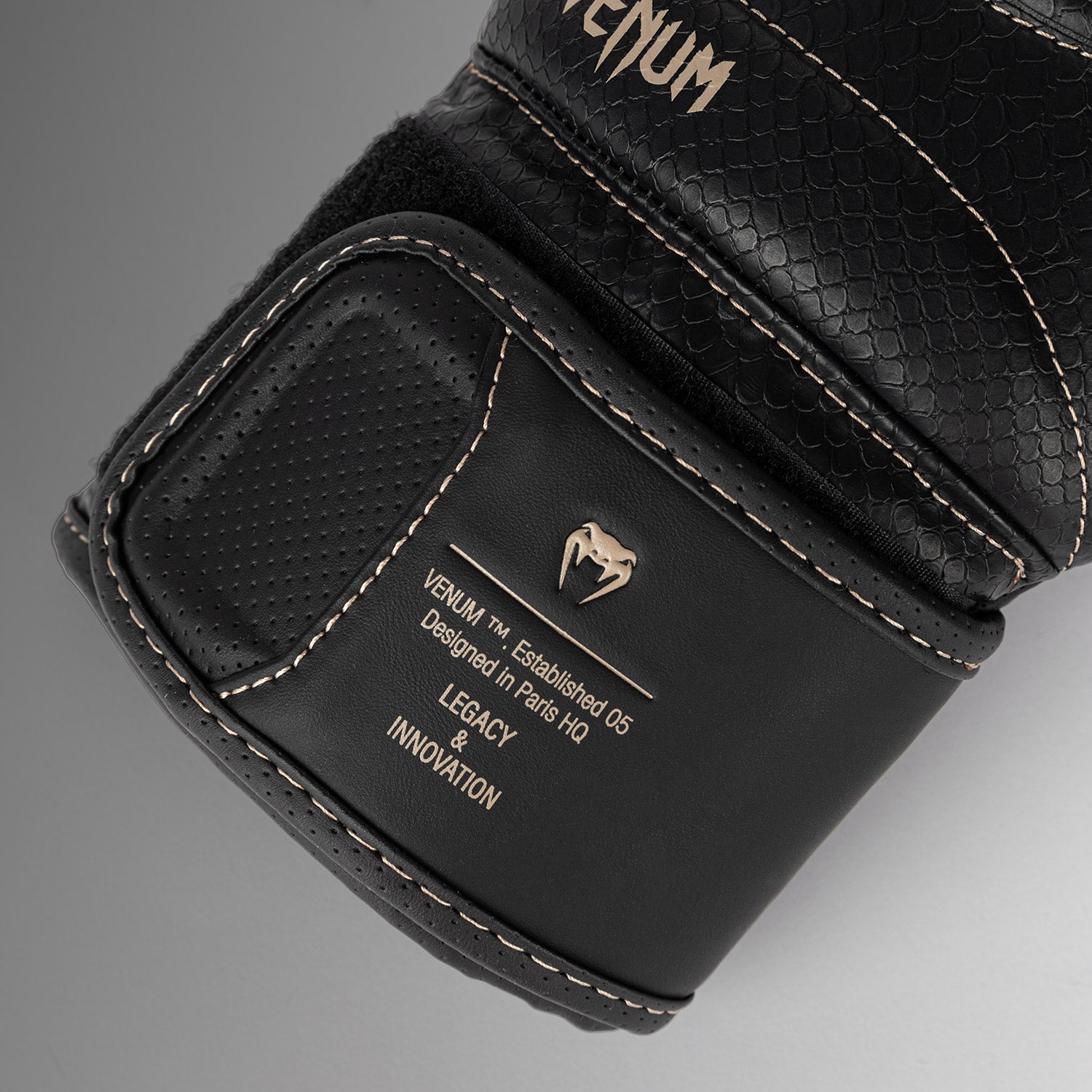 Gants de Boxe Venum Impact Evo Scales – Noir - product-type_Gants de boxe