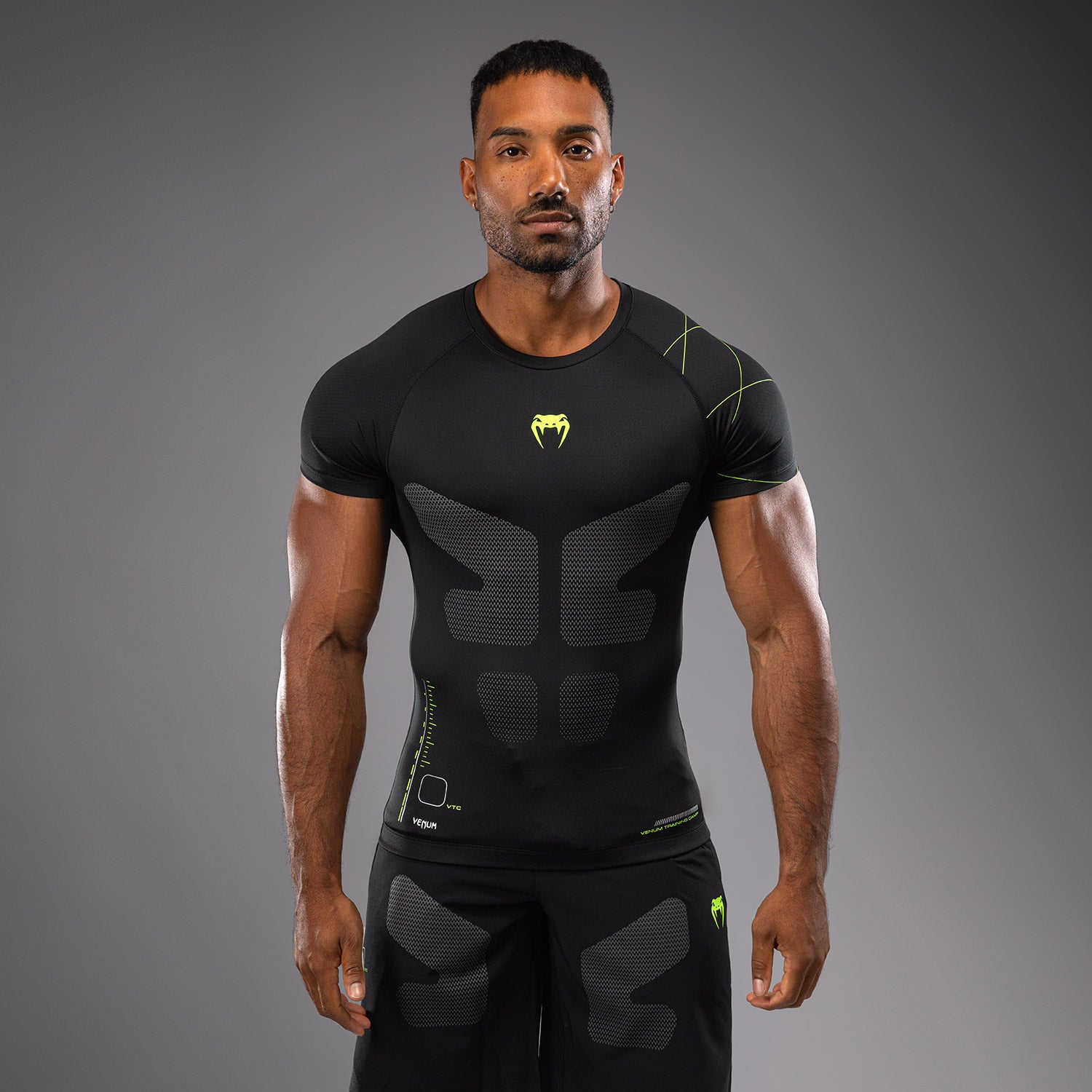Rashguard Manches Courtes Venum Training Camp 4.0 - Noir/Vert fluo - product-type_T-Shirts de Compression