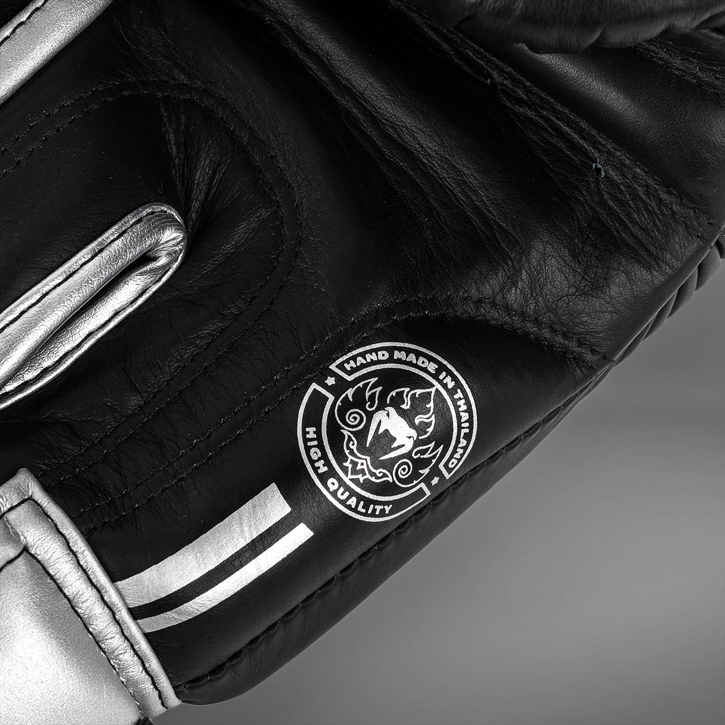 Gants de boxe Venum Power 2.0 - Noir/Argent - product-type_Gants de boxe