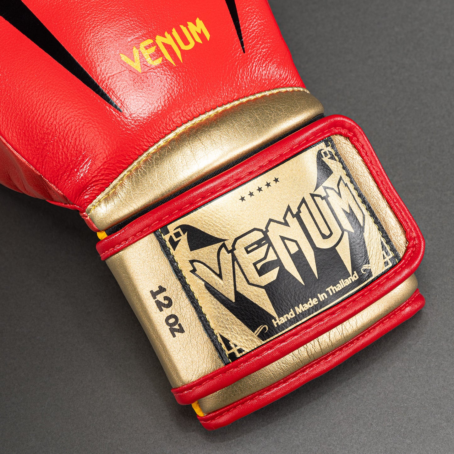 Gants de boxe Venum Giant 3.0 - Rouge/Jaune/Doré - product-type_Gants de boxe