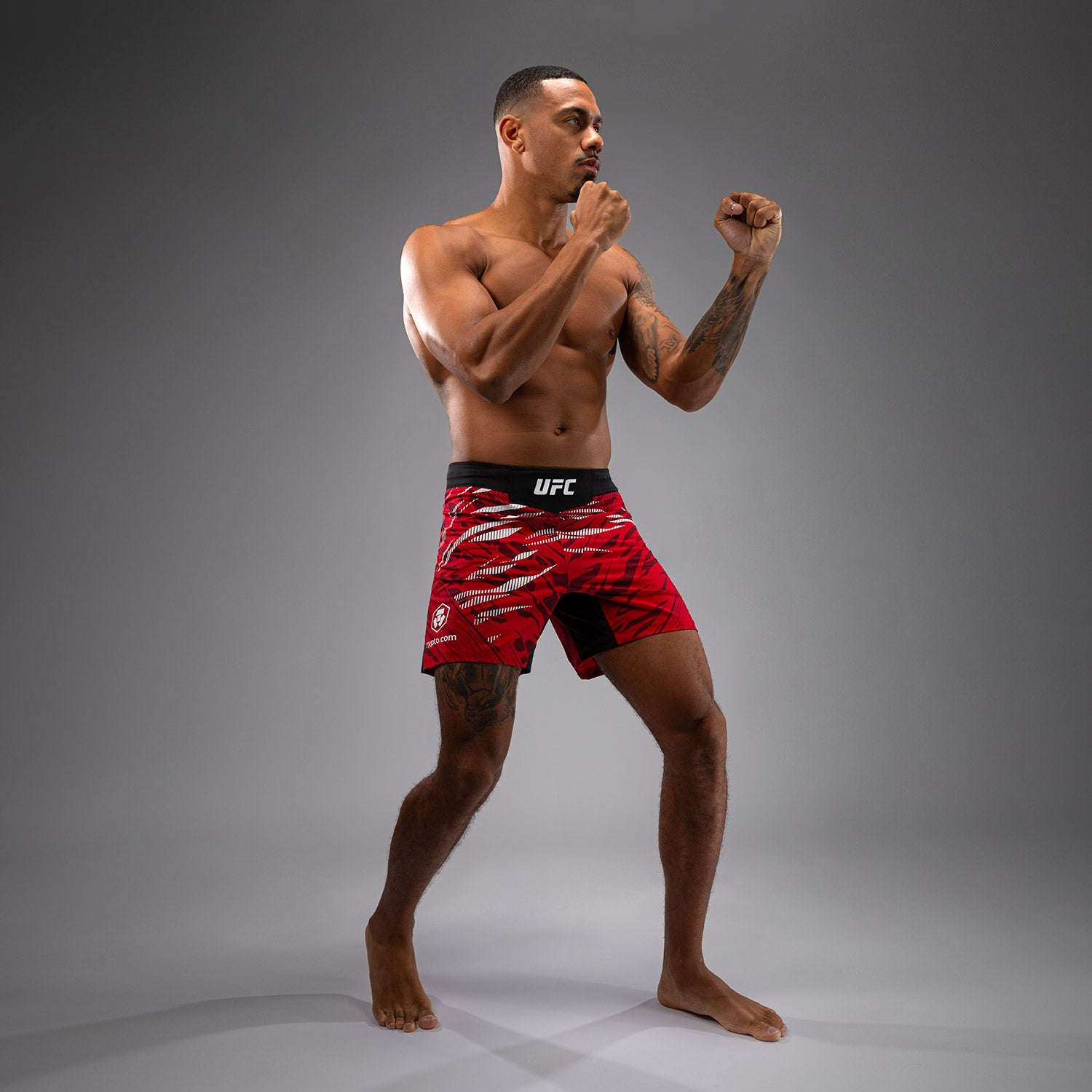 Shorts de Combat pour Hommes UFC Fusion by Venum Authentic Fight Night - Coupe Courte - Rouge - product-type_Shorts de MMA