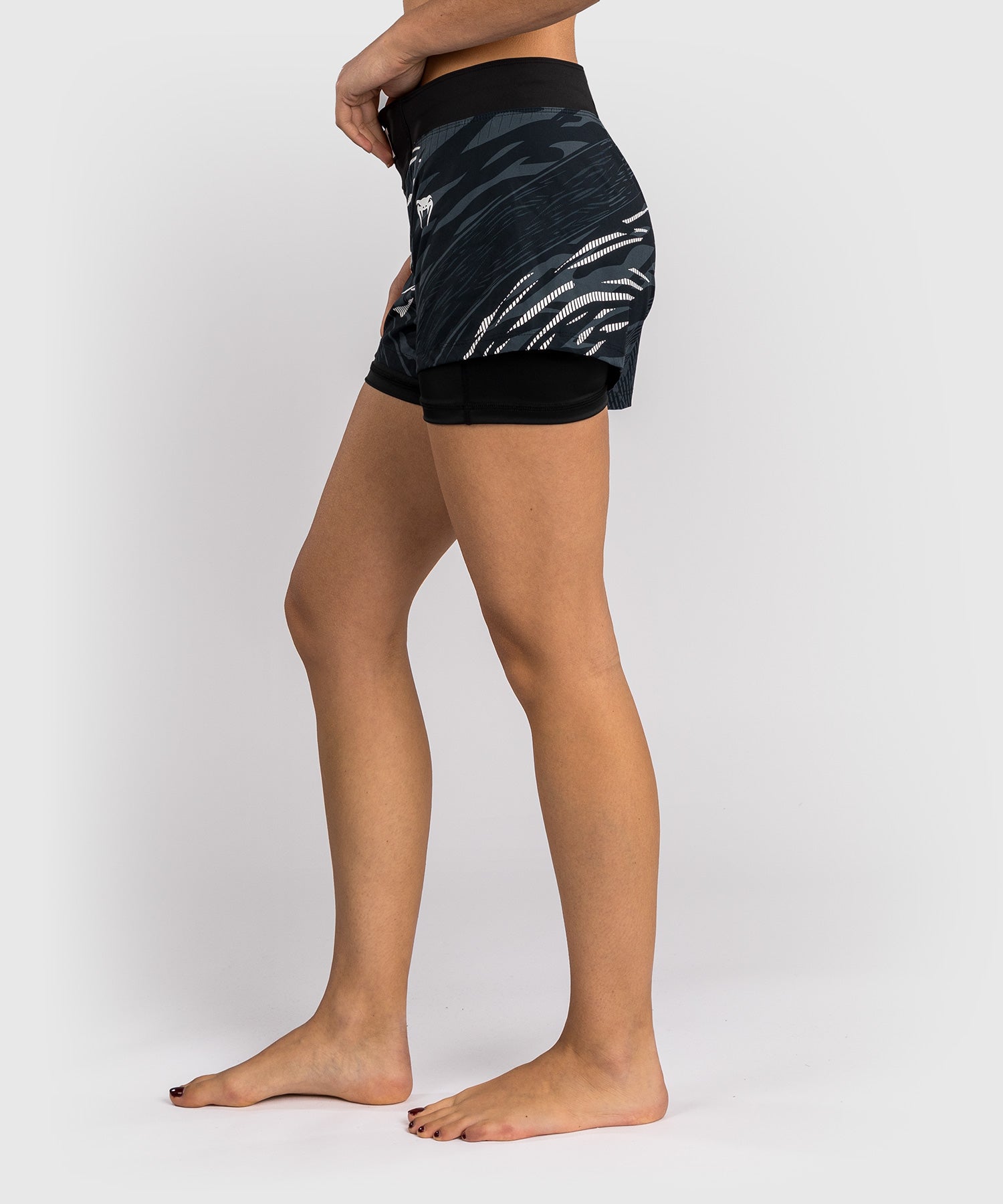 Shorts de Combat pour Femmes UFC Fusion by Venum Authentic Fight Night - Noir - product-type_Shorts de MMA