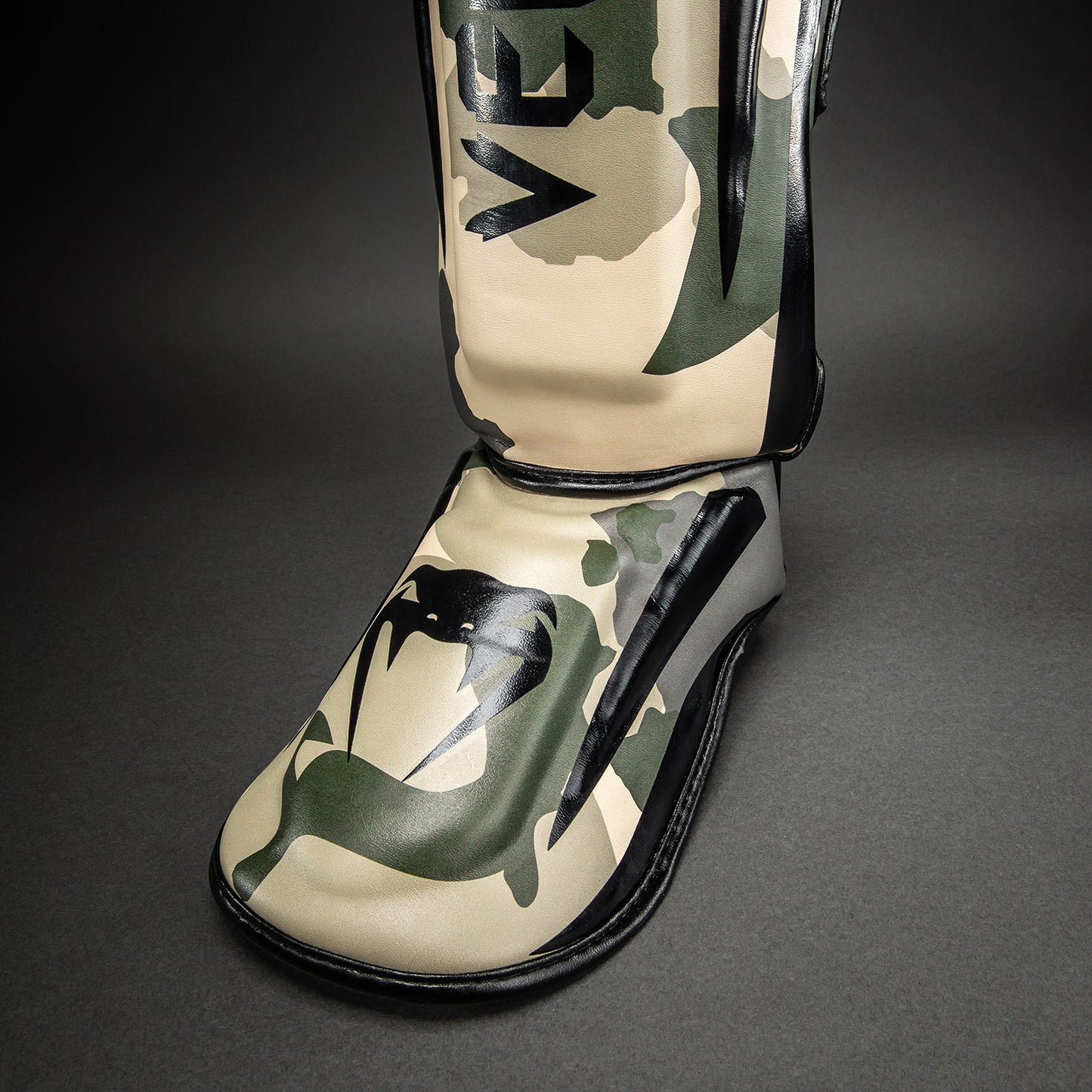 Protège-tibias Venum Elite Camo - Kaki/Blanc Cassé