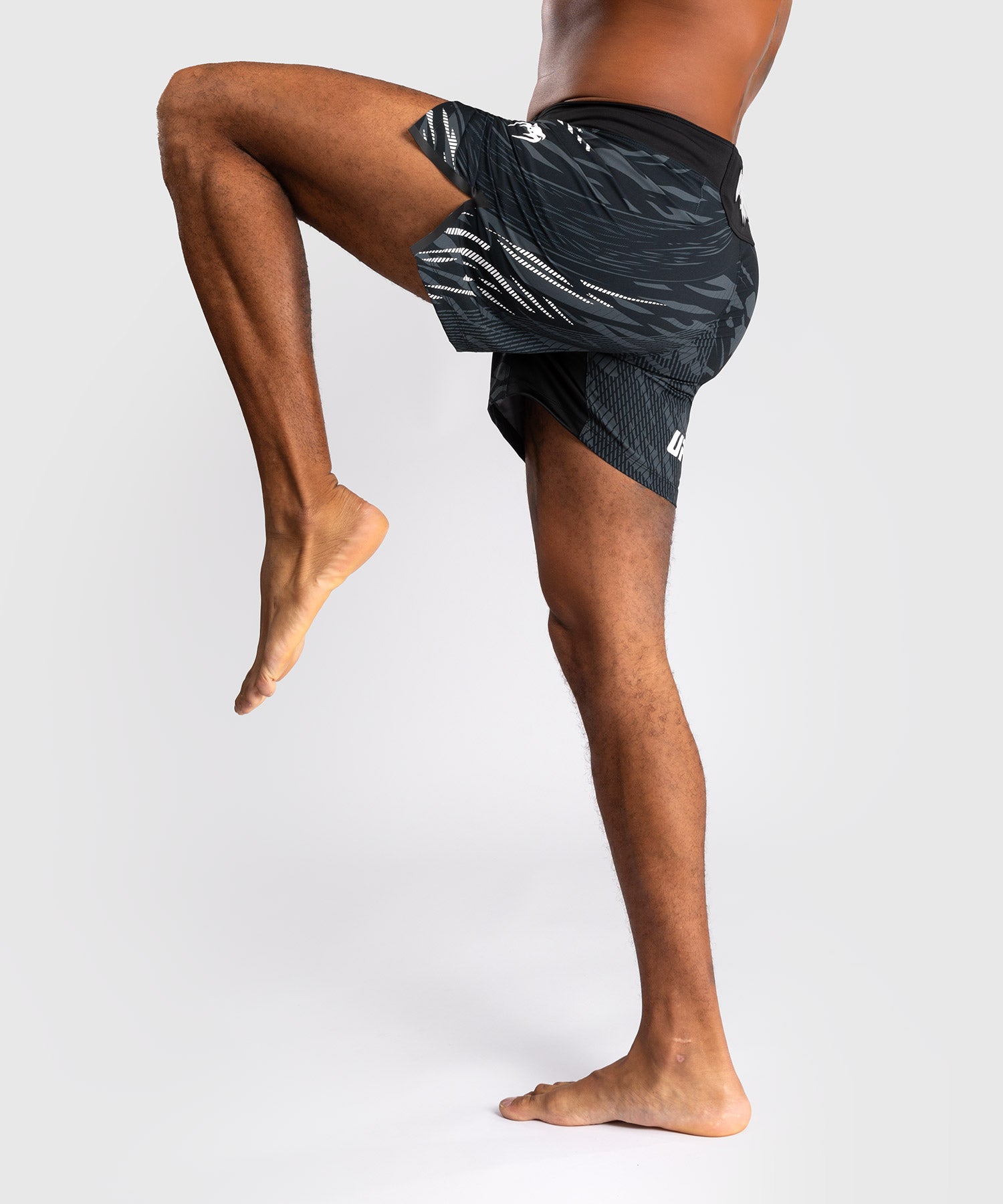 Shorts de Combat pour Hommes UFC Fusion by Venum Personnalisé Authentic Fight Night - Coupe Courte - Noir - product-type_Shorts de MMA