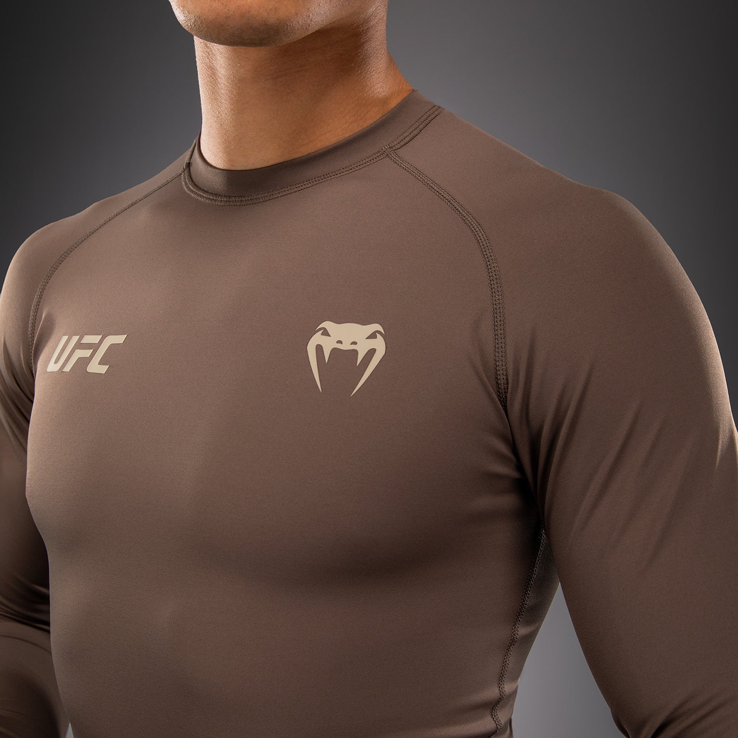Rashguard à Manches Longues Technique pour Homme Venum UFC Unity by Venum Authentic Fight Week - Marron