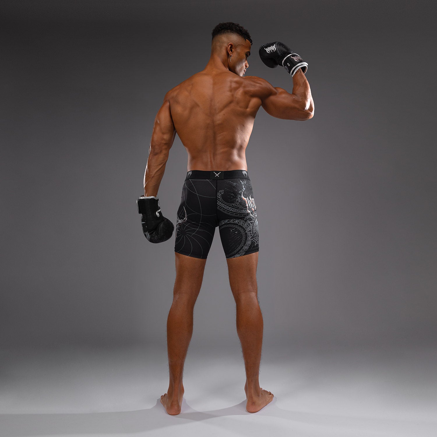 Short de compression pour Hommes Venum Gladiator 5.0 - Noir/Argent - product-type_Shorts de compression