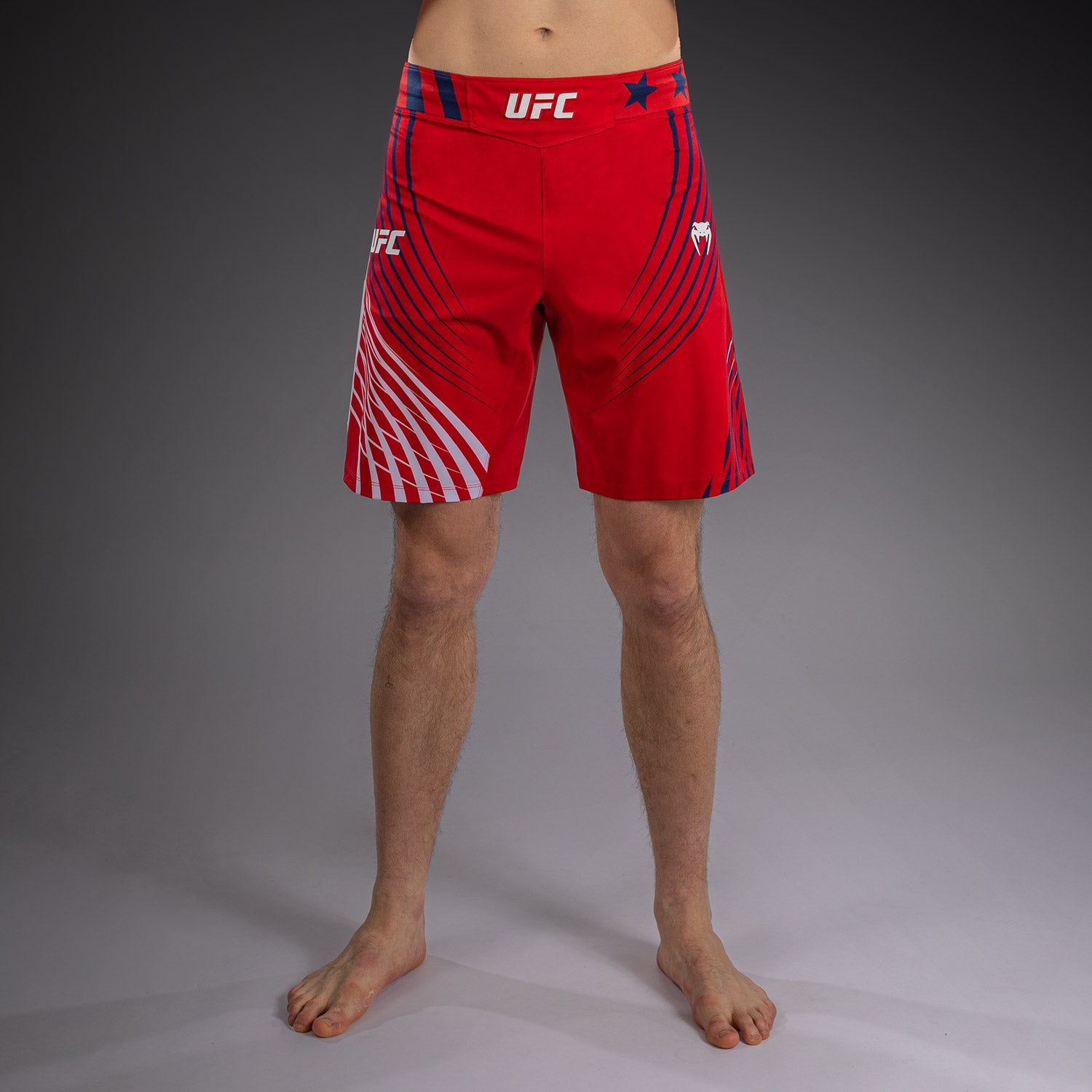 Official UFC Freedom 250 by Venum Authentic Fight Night Short de combat coupe longue pour homme - Rouge - product-type_Shorts de MMA