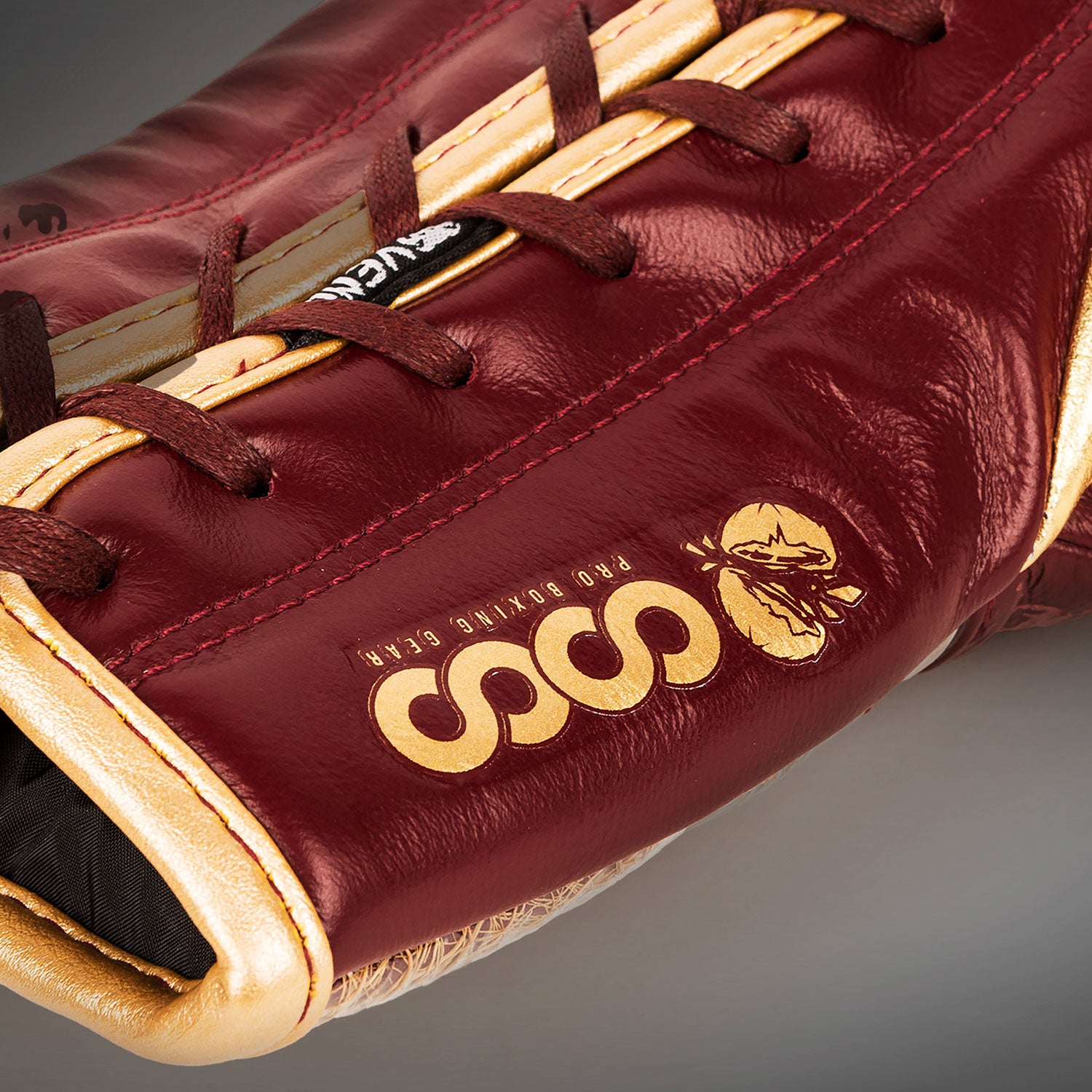 Gants de Boxe Pro avec Lacets Venum Coco Monogram - Rouge Grenat - product-type_Gants de boxe