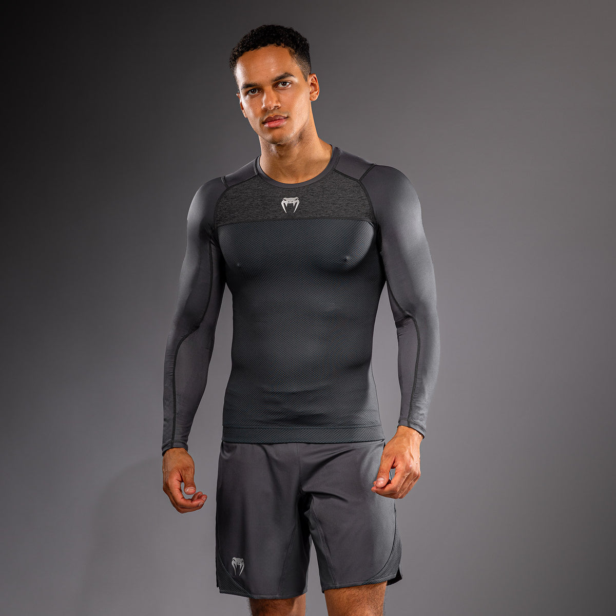 Rashguard manches longues Venum G-Fit Scale - Gris