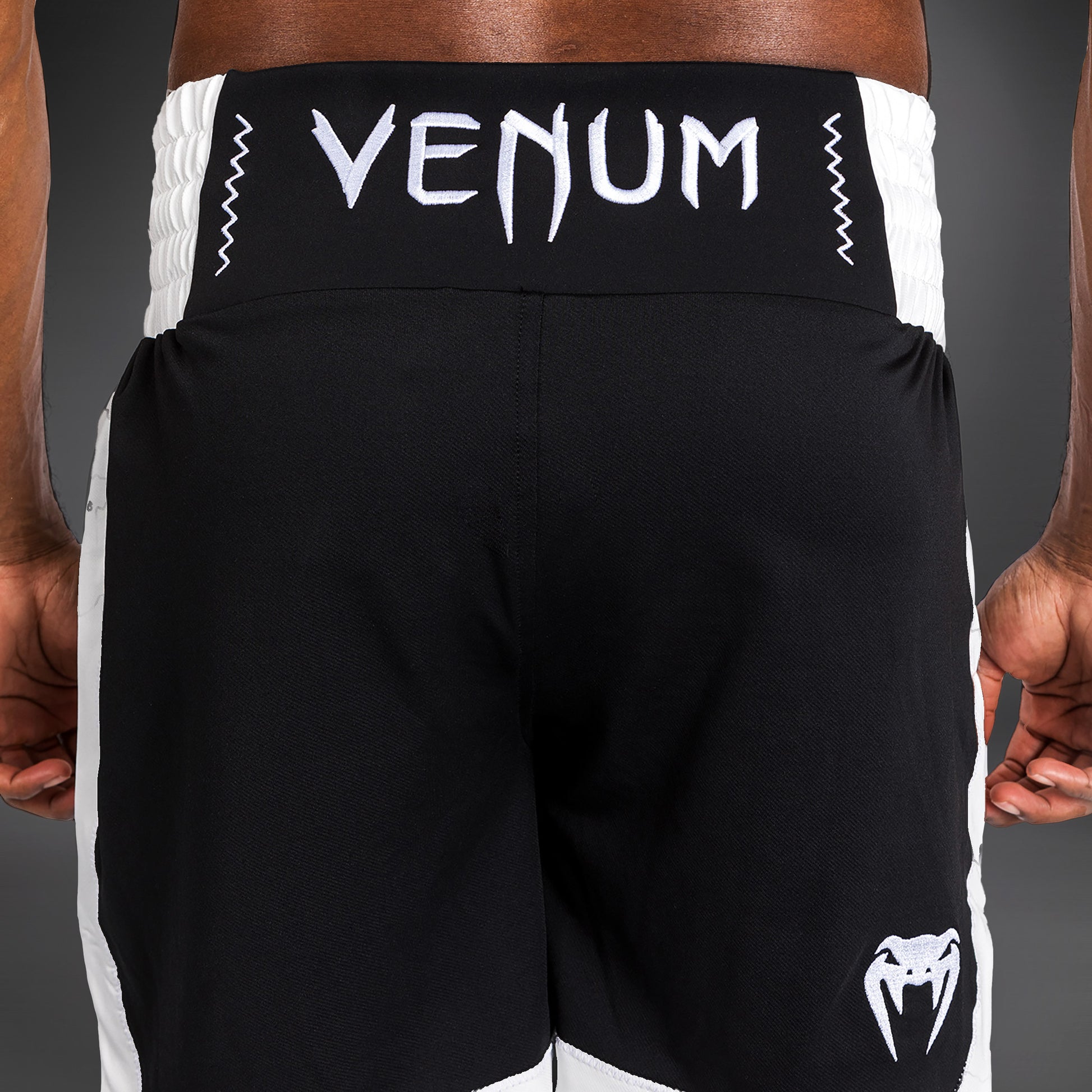 Short de boxe Venum Classic - Noir/Blanc - product-type_Shorts de boxe