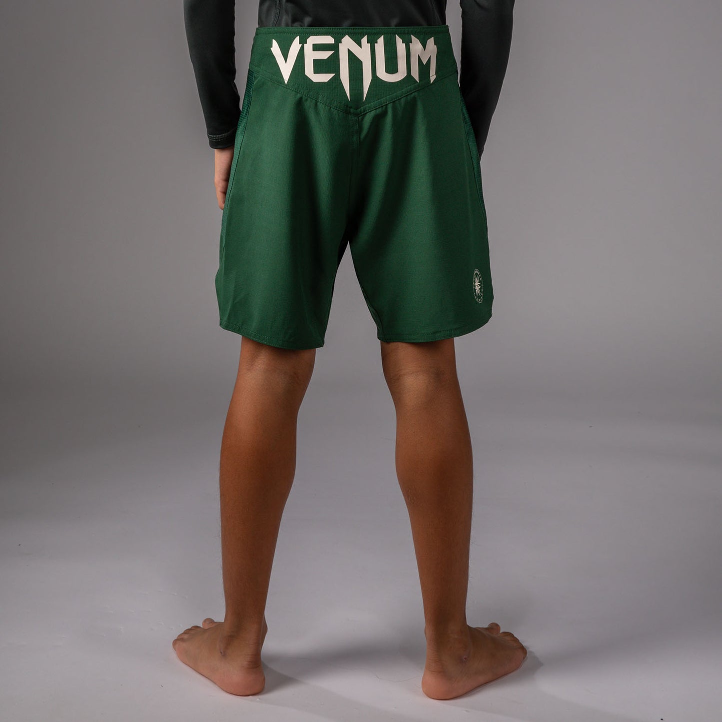 Short de Combat Enfant Venum Attack - Vert Forêt/ Blanc Cassé - product-type_Shorts de MMA