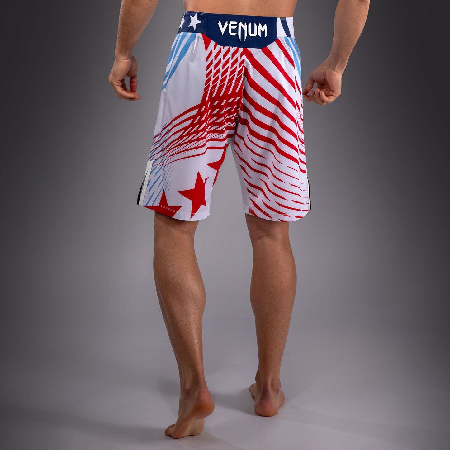 UFC Freedom 250 by Venum Authentic Fight Night Short de combat Personnalisé coupe longue pour homme - Blanc - product-type_Shorts de MMA