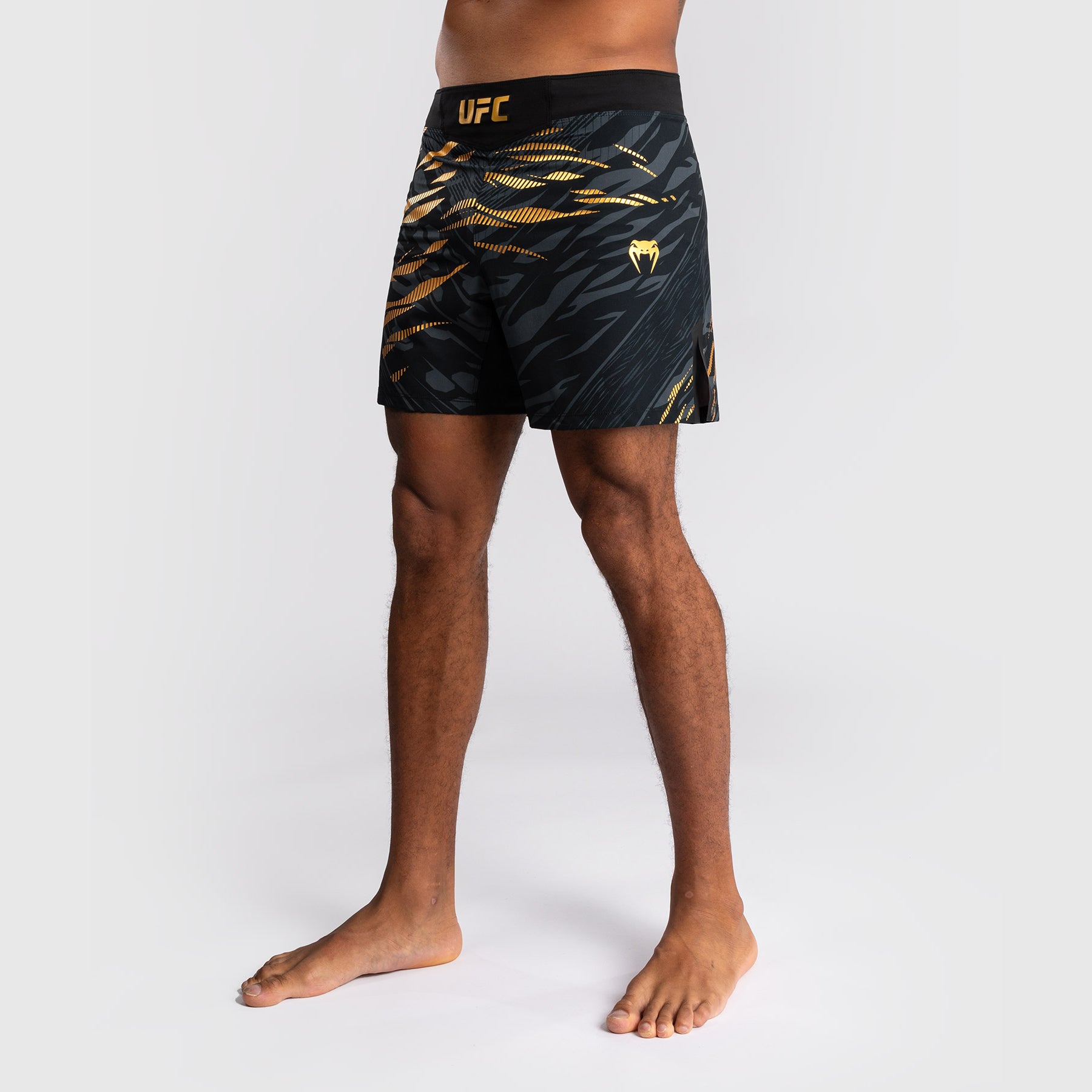 Shorts de Combat pour Hommes UFC Fusion by Venum Personnalisé Authentic Fight Night - Coupe Courte - Champion - product-type_Shorts de MMA