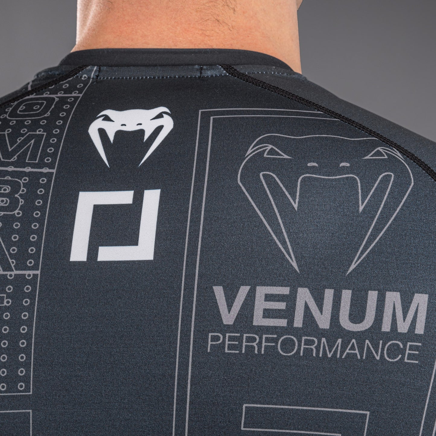 Rashguard à Manches Longues Karate Combat by Venum – Noir/Gris - product-type_T-Shirts de Compression