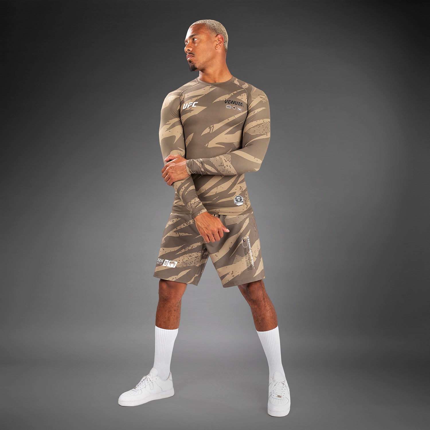 Rashguard À Manches Longues UFC Adrenaline by Venum Fight Week Performance - Desert Camo - product-type_T-Shirts de Compression