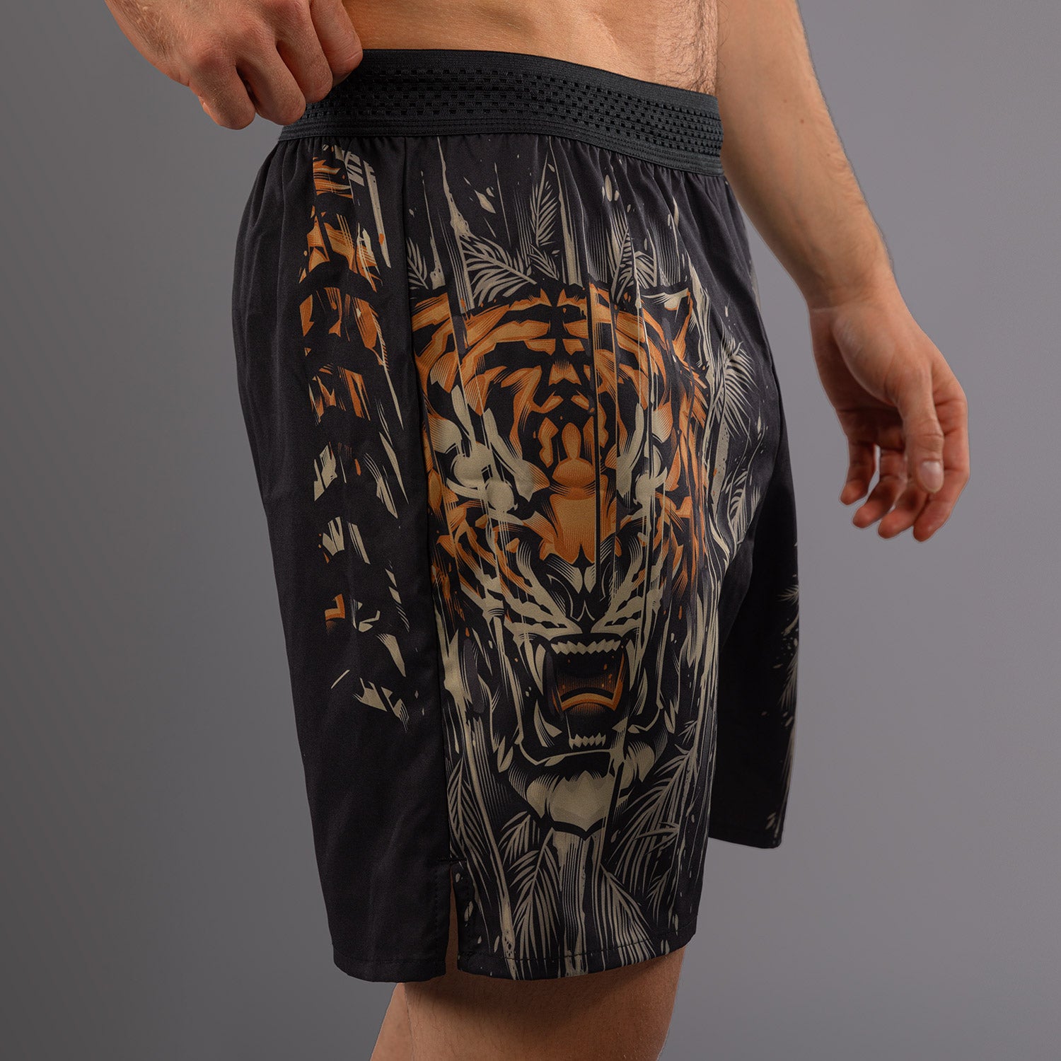 Short d'entraînement Venum Tiger pour Hommes - Noir/Orange Néon - product-type_Shorts de training