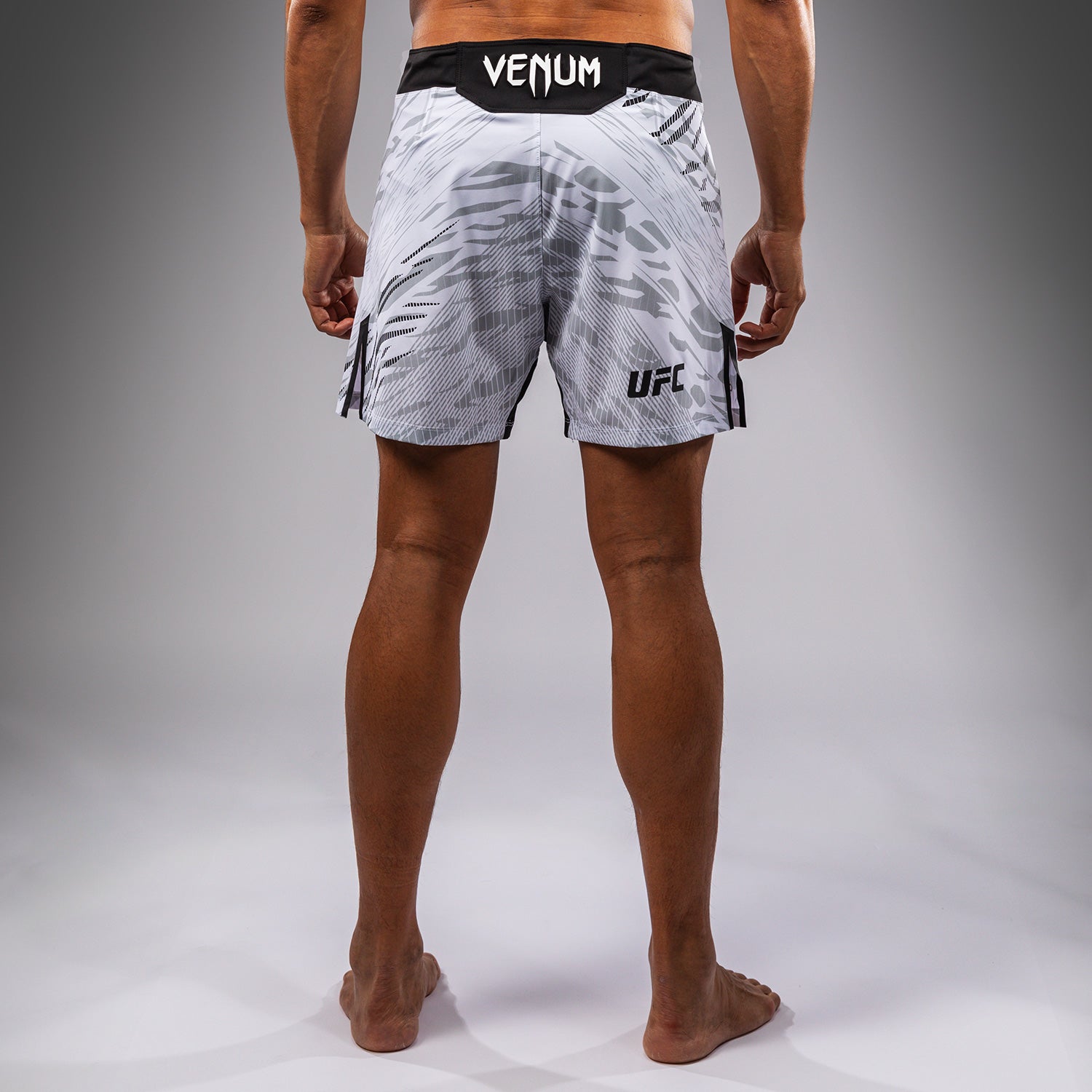 Shorts de Combat pour Hommes UFC Fusion by Venum Authentic Fight Night - Coupe Courte - Blanc - product-type_Shorts de MMA