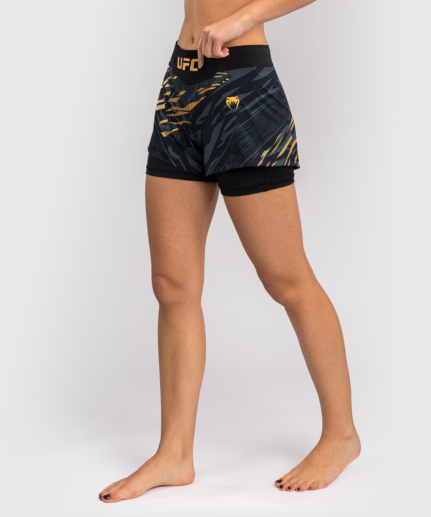 Shorts de Combat pour Femmes UFC Fusion by Venum Personnalisé Authentic Fight Night - Champion - product-type_Shorts de MMA