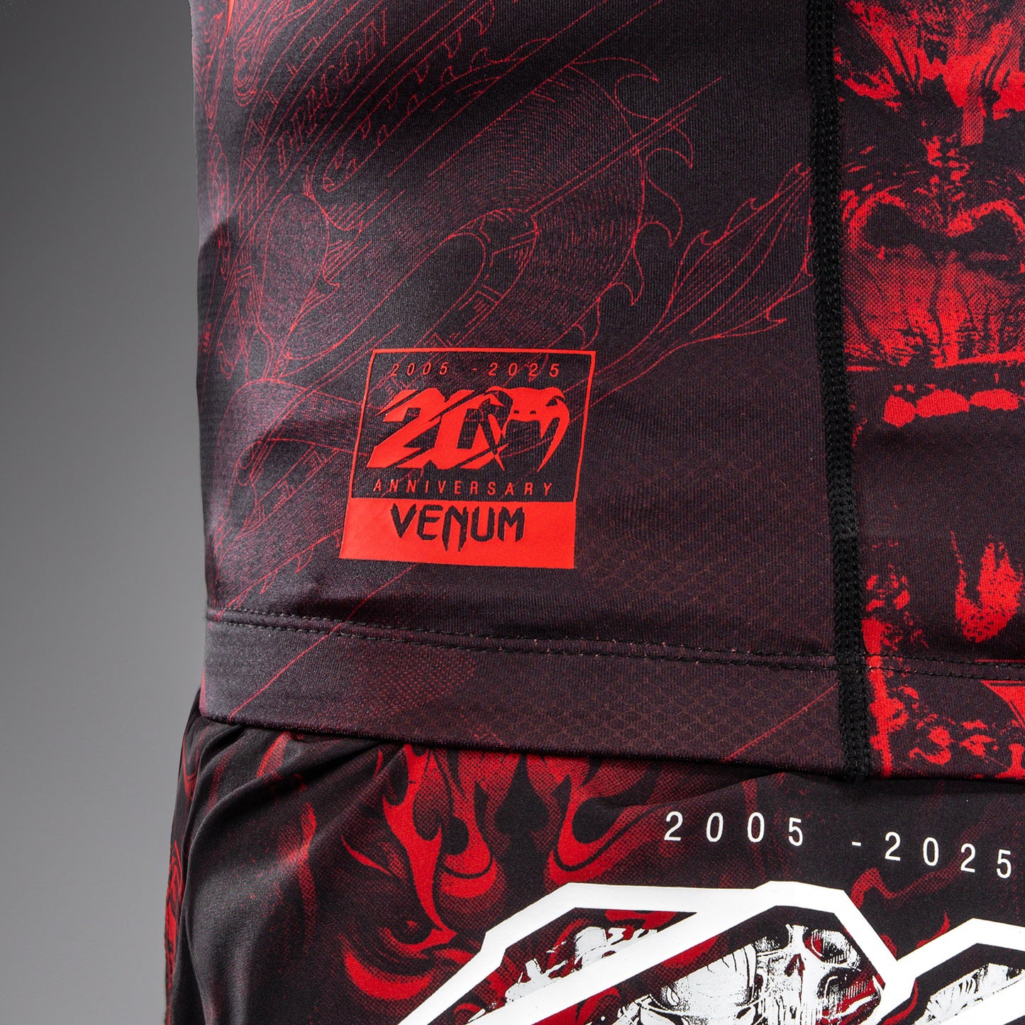 Rashguard à Manches Courtes Venum 20th Anniversary - Noir/Rouge - product-type_T-Shirts de Compression