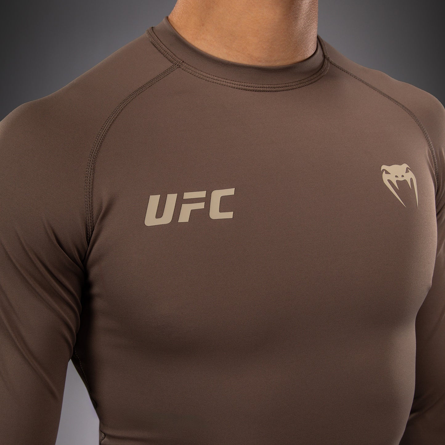 Rashguard à Manches Longues Technique pour Homme Venum UFC Unity by Venum Authentic Fight Week - Marron