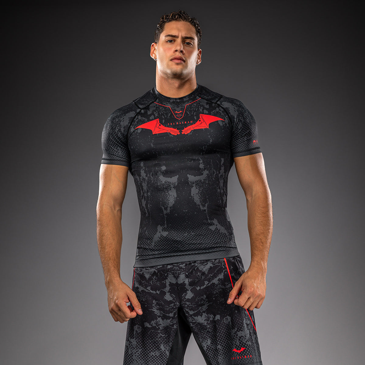 Rashguard à manches courtes Venum x Batman - Noir/Gris/Rouge