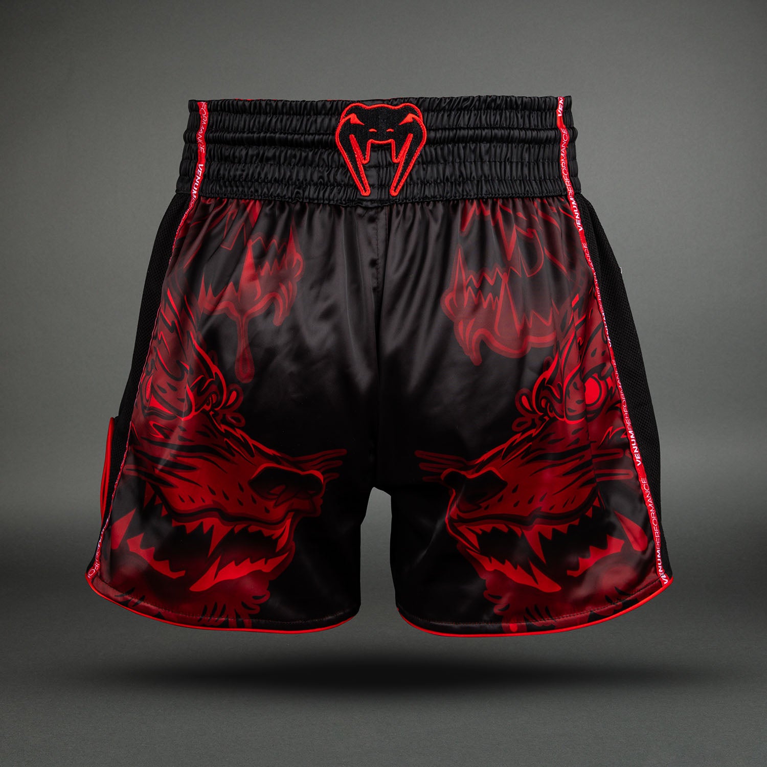 Short de Muay Thaï Venum Wolf Atak – Noir/Rouge - product-type_Shorts de Muay Thai