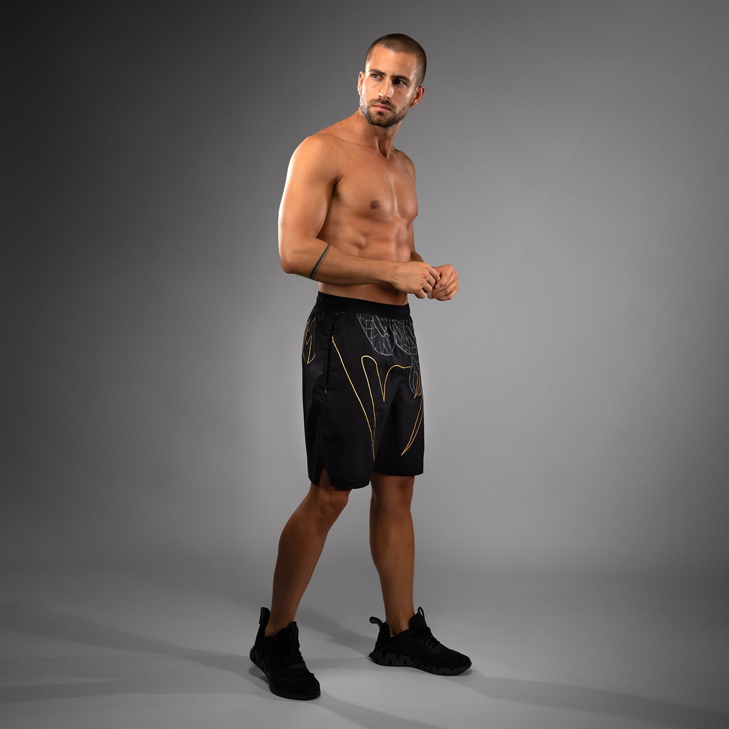Short de Training Venum Serpenti – Noir/Argent/Or - product-type_Shorts de training