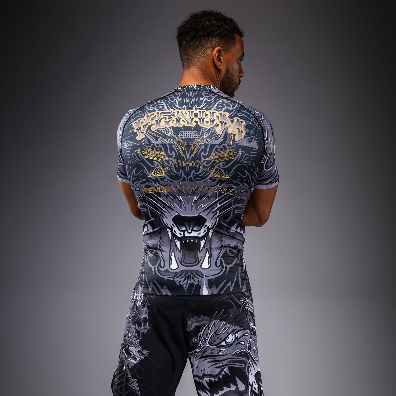Rashguard à Manches Courtes Venum Wolf Atak – Noir/Gris - product-type_T-Shirts de Compression