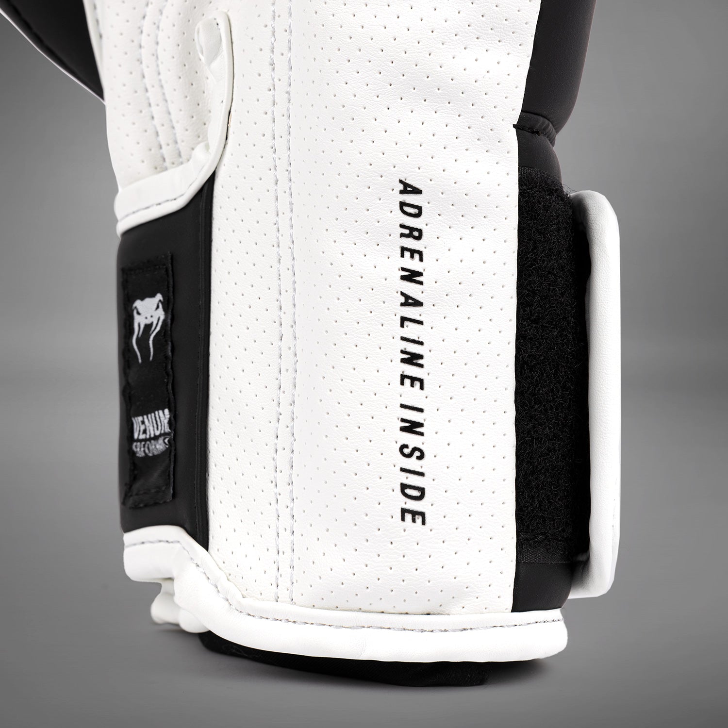 Gants de Boxe Venum Adrenaline - Red - product-type_Gants de boxe